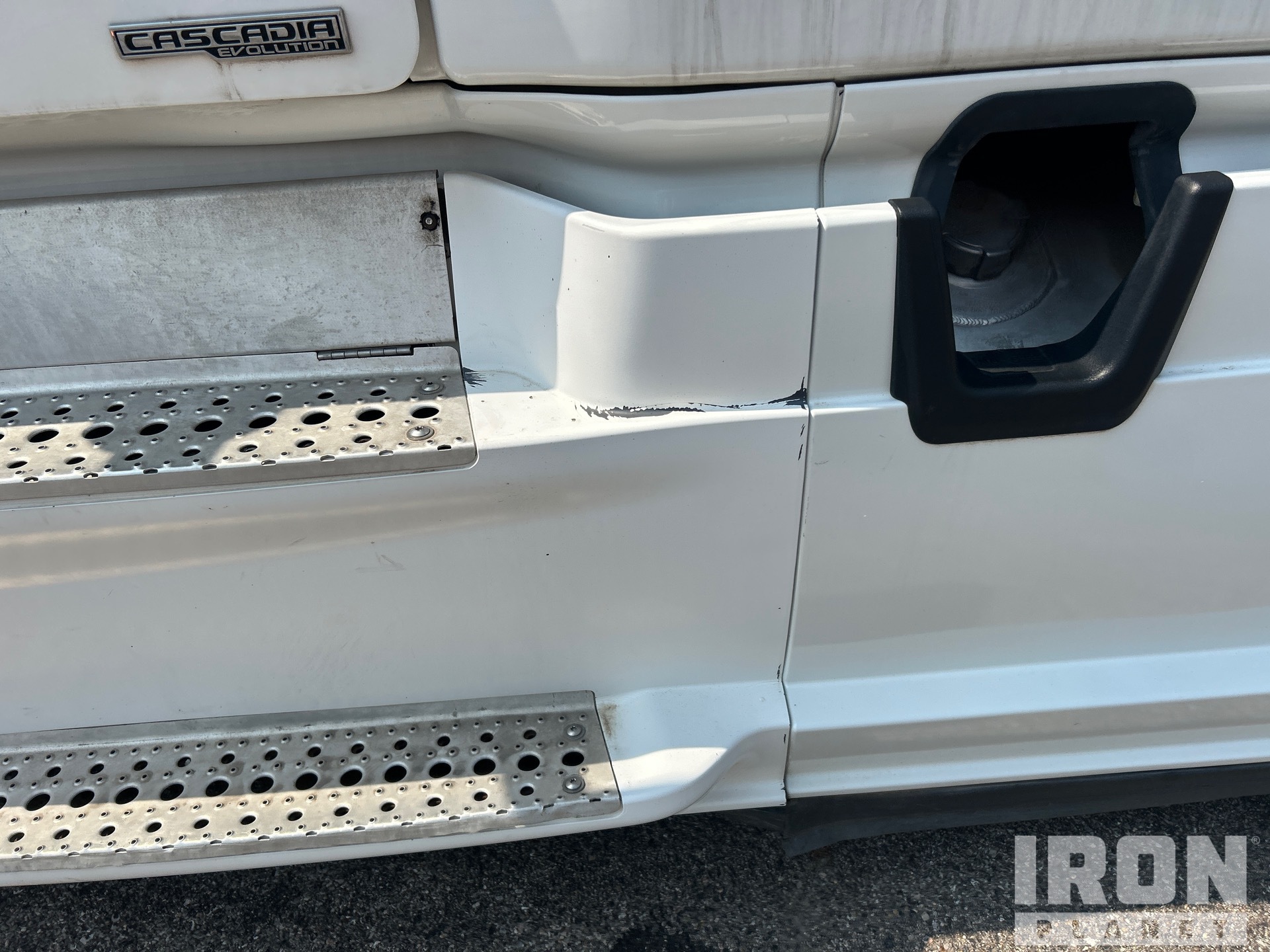 2016 Freightliner CASCADIA 125