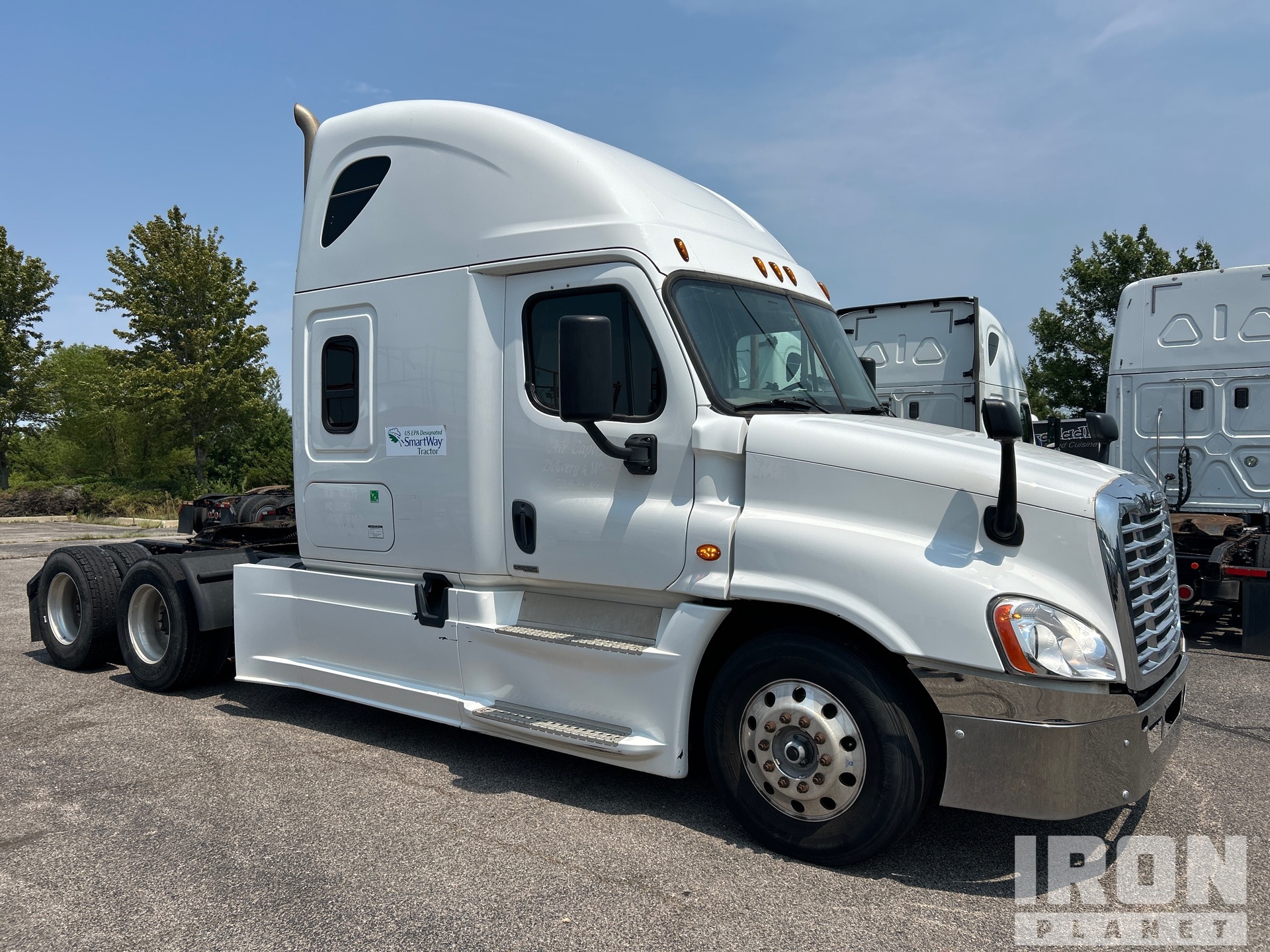2016 Freightliner CASCADIA 125