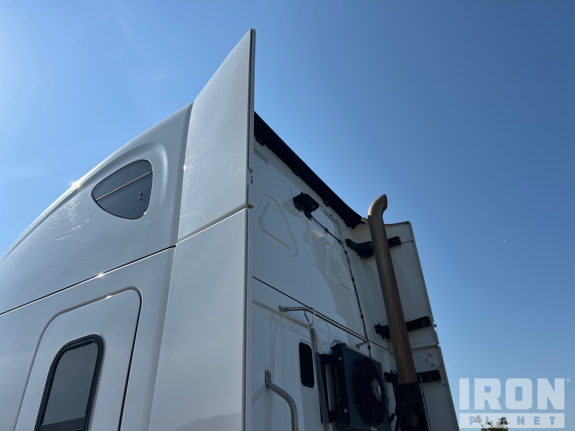 2016 Freightliner CASCADIA 125