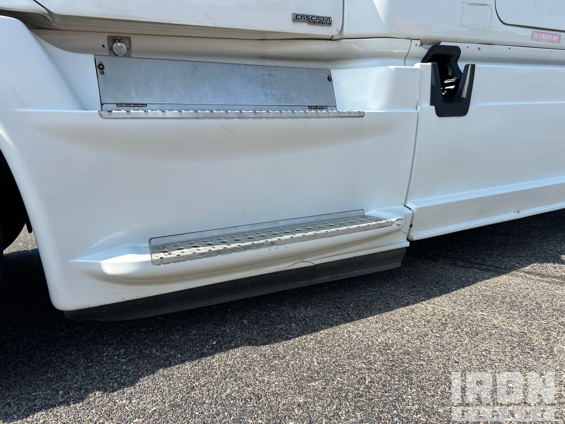 2016 Freightliner CASCADIA 125