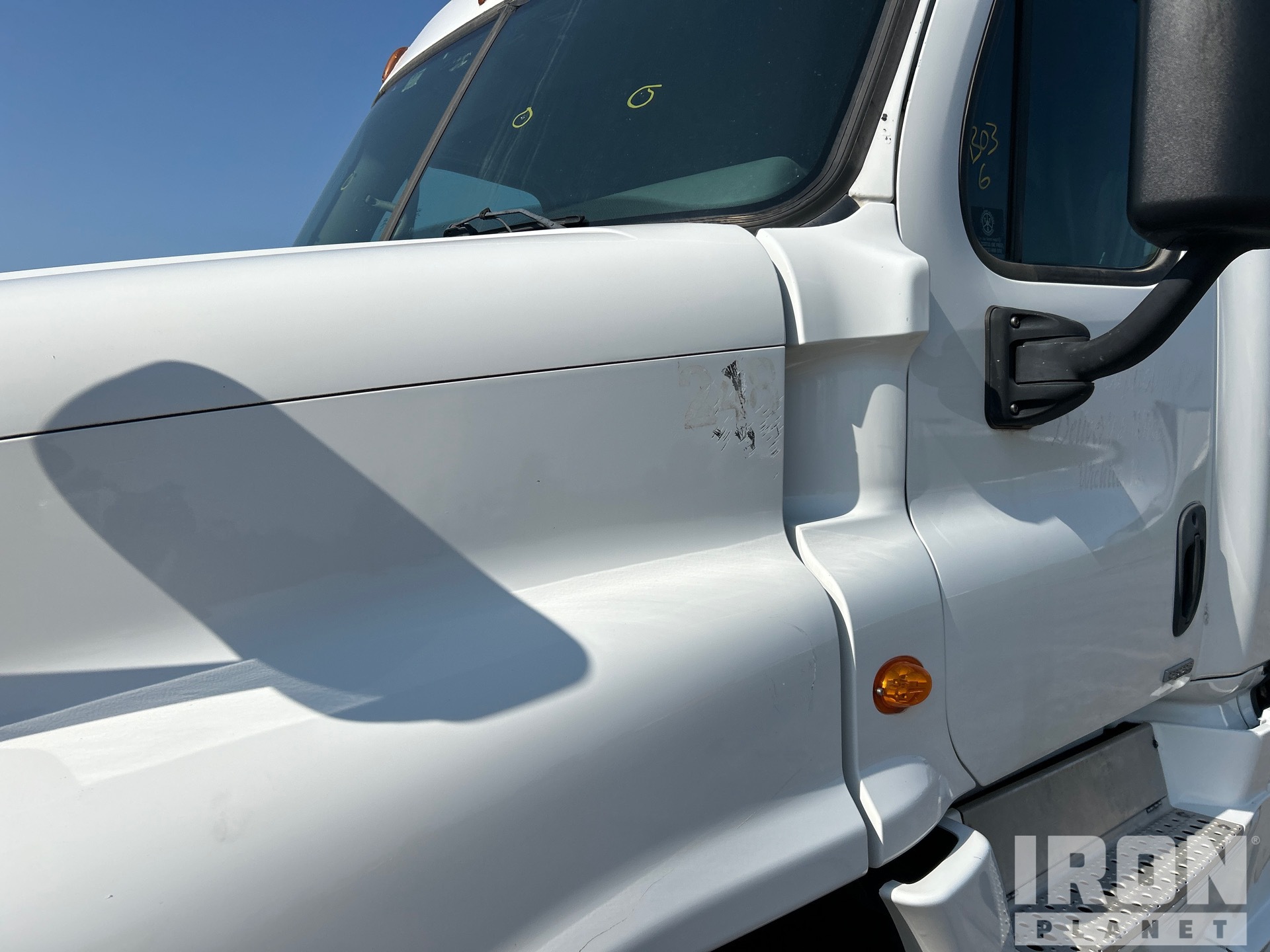 2016 Freightliner CASCADIA 125