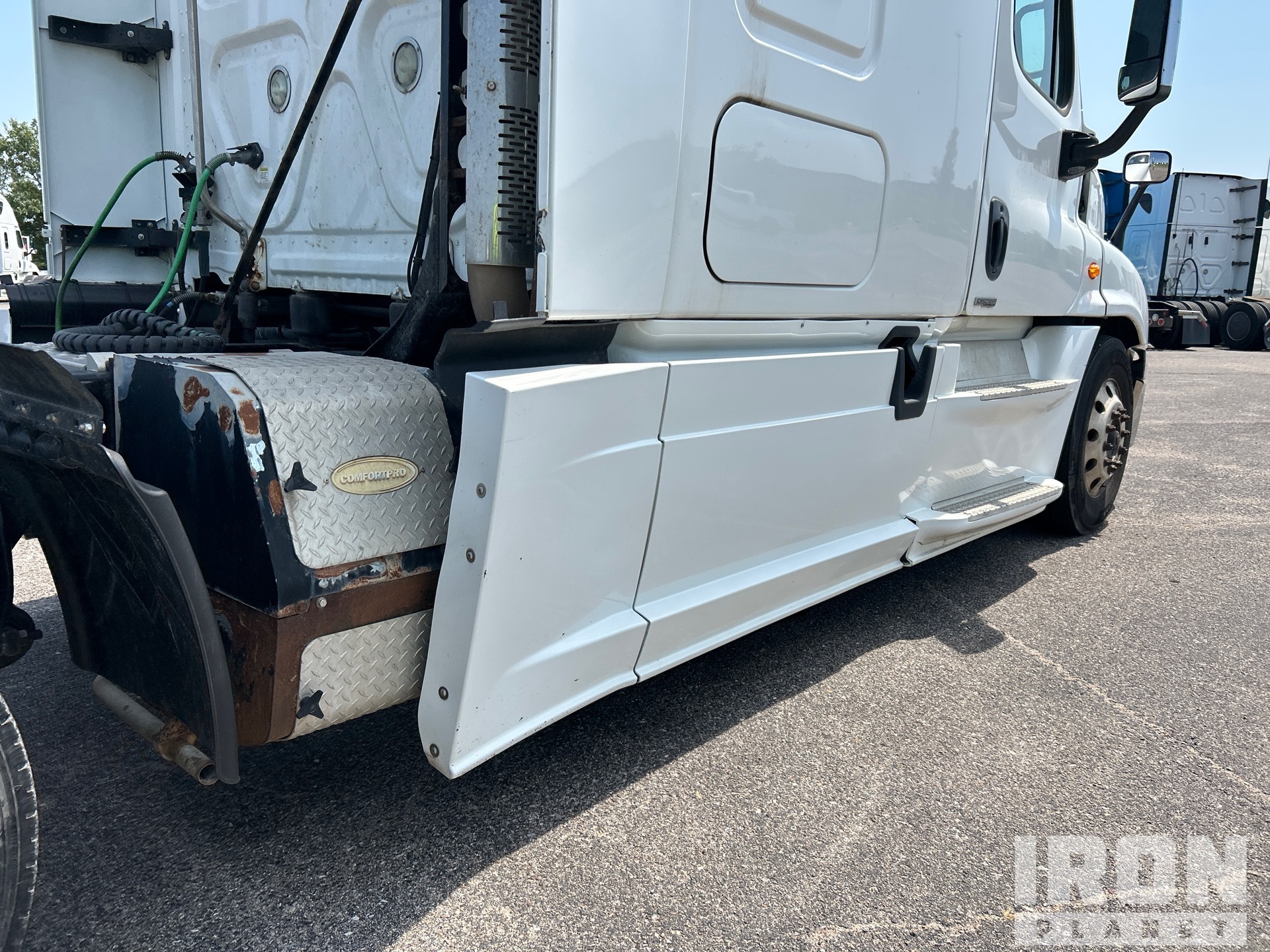 2016 Freightliner CASCADIA 125