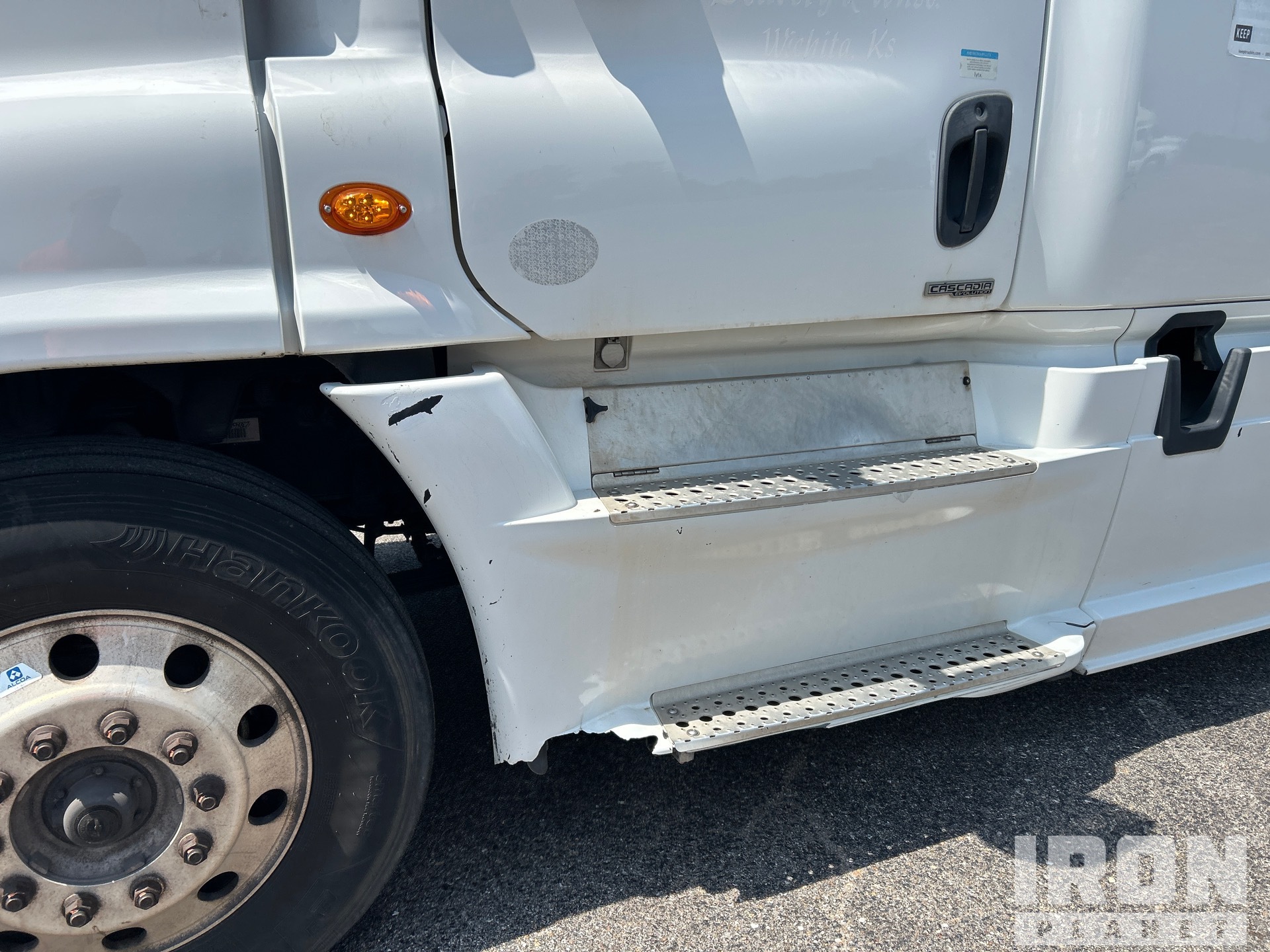 2016 Freightliner CASCADIA 125