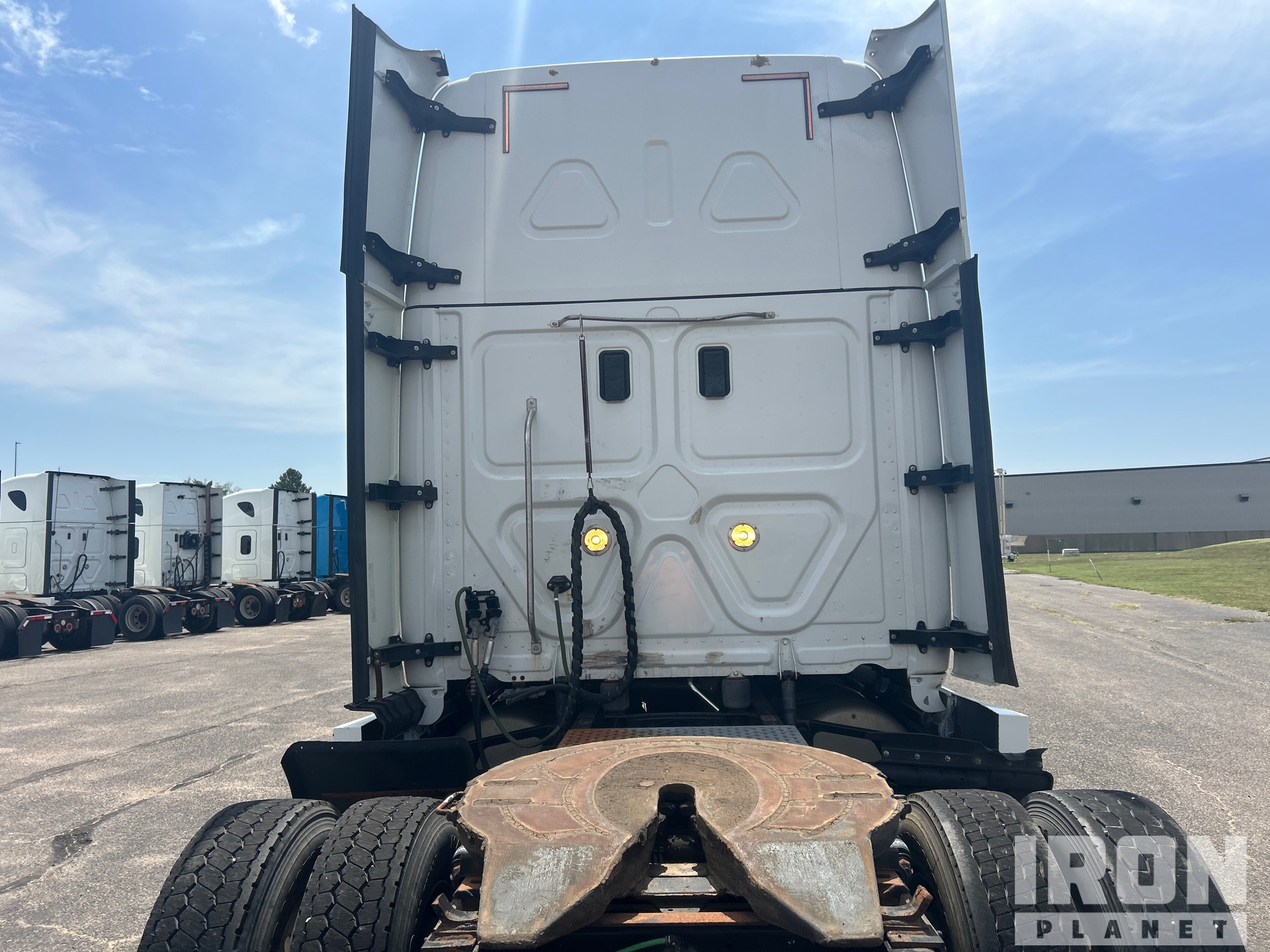 2017 Freightliner CASCADIA 125