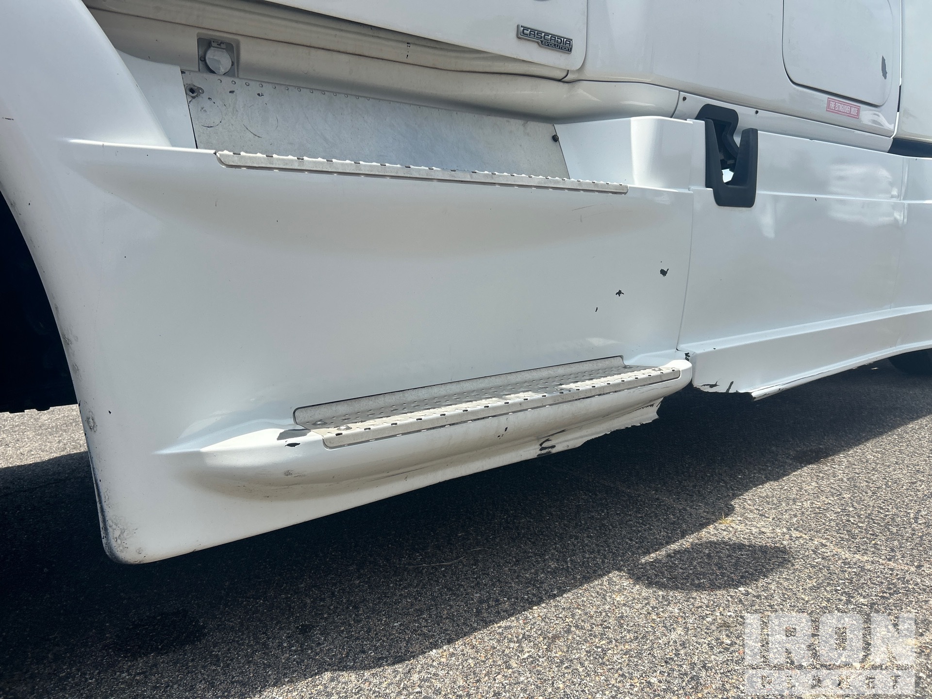 2017 Freightliner CASCADIA 125