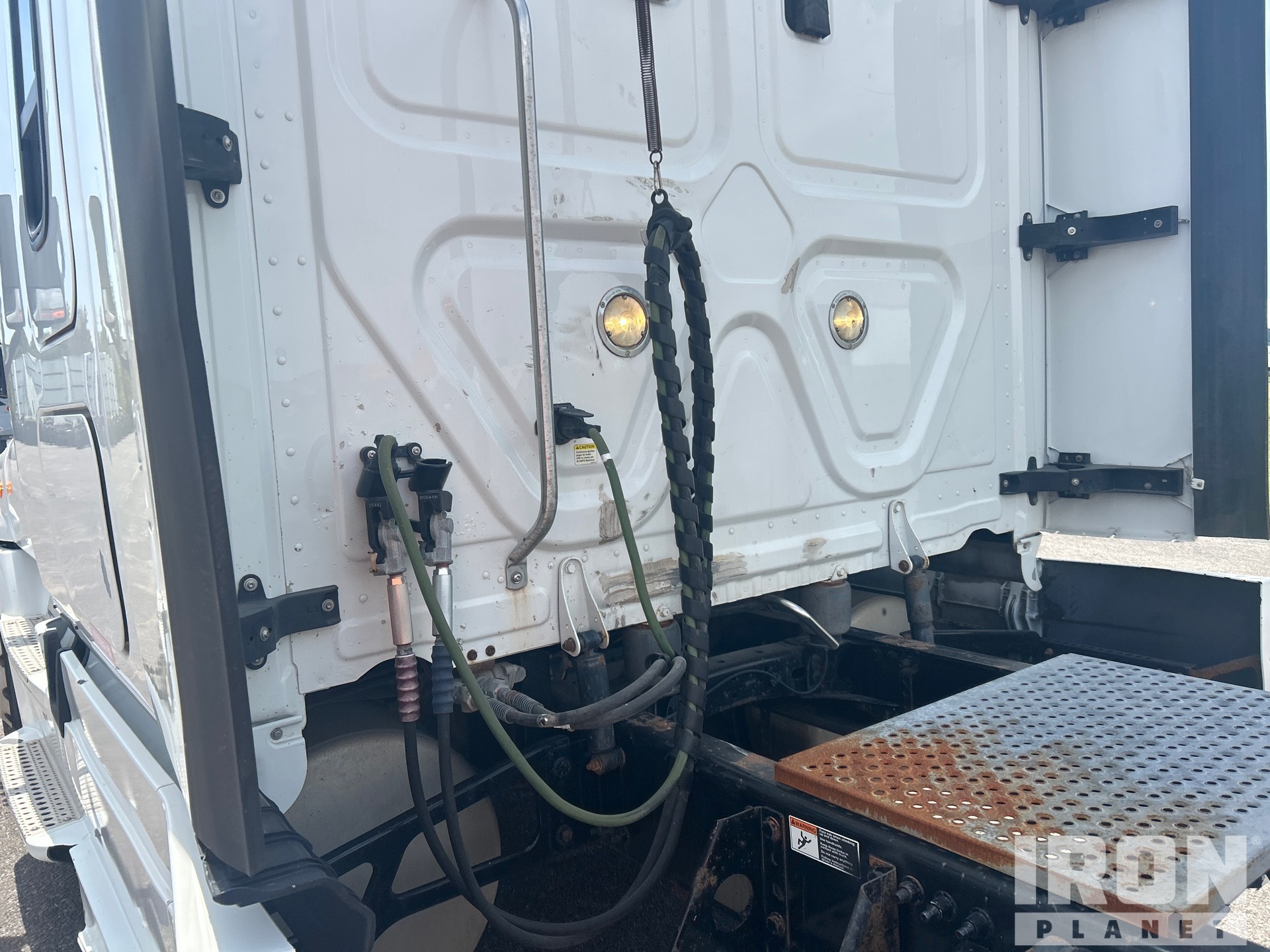 2017 Freightliner CASCADIA 125