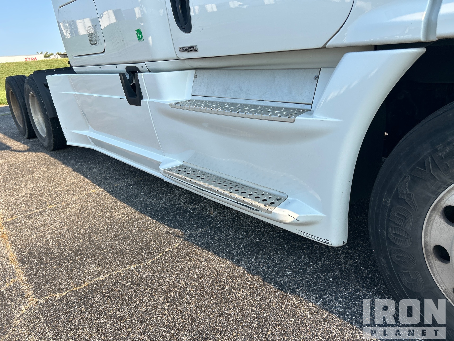 2017 Freightliner CASCADIA 125