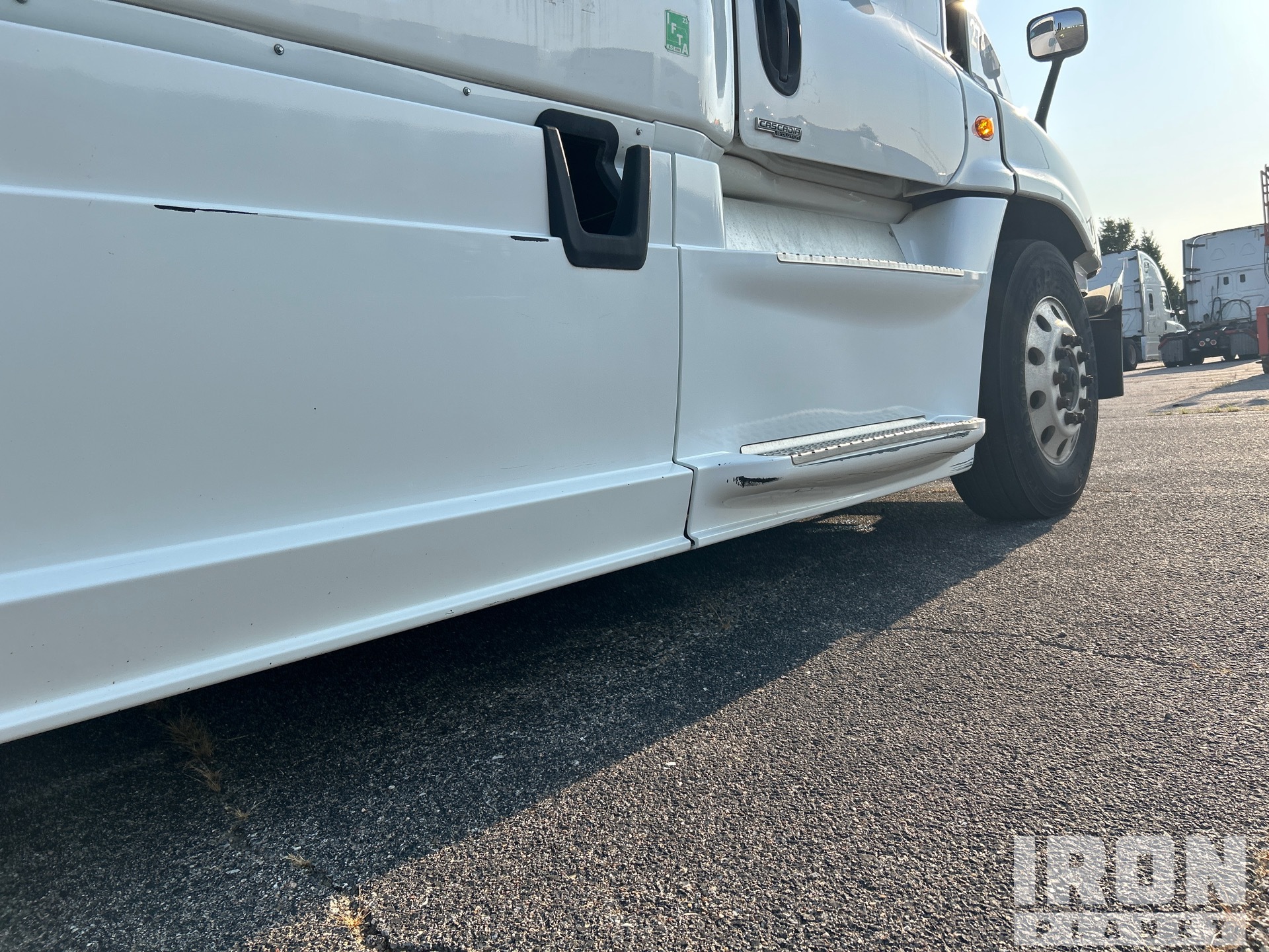 2017 Freightliner CASCADIA 125