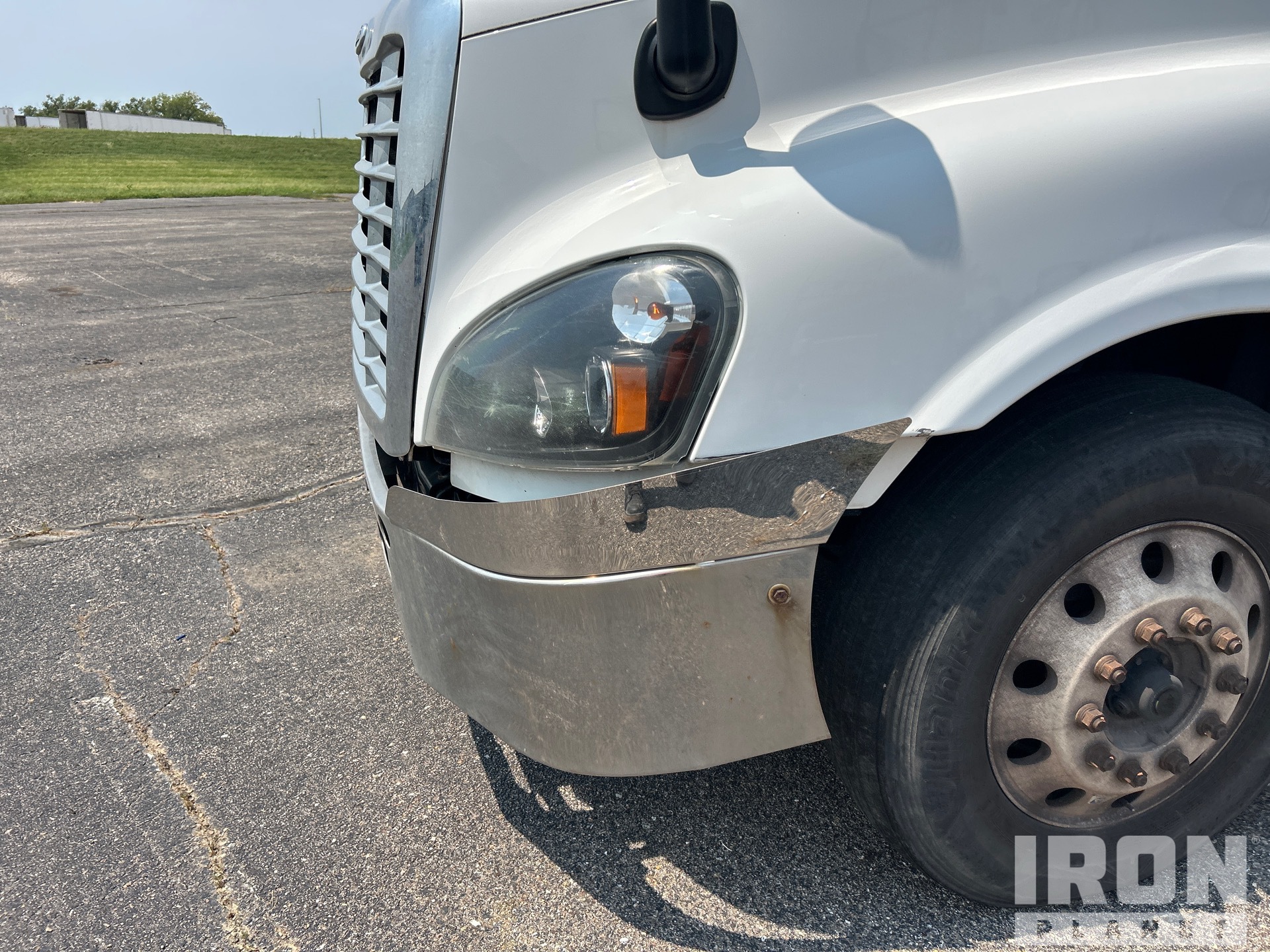 2017 Freightliner CASCADIA 125