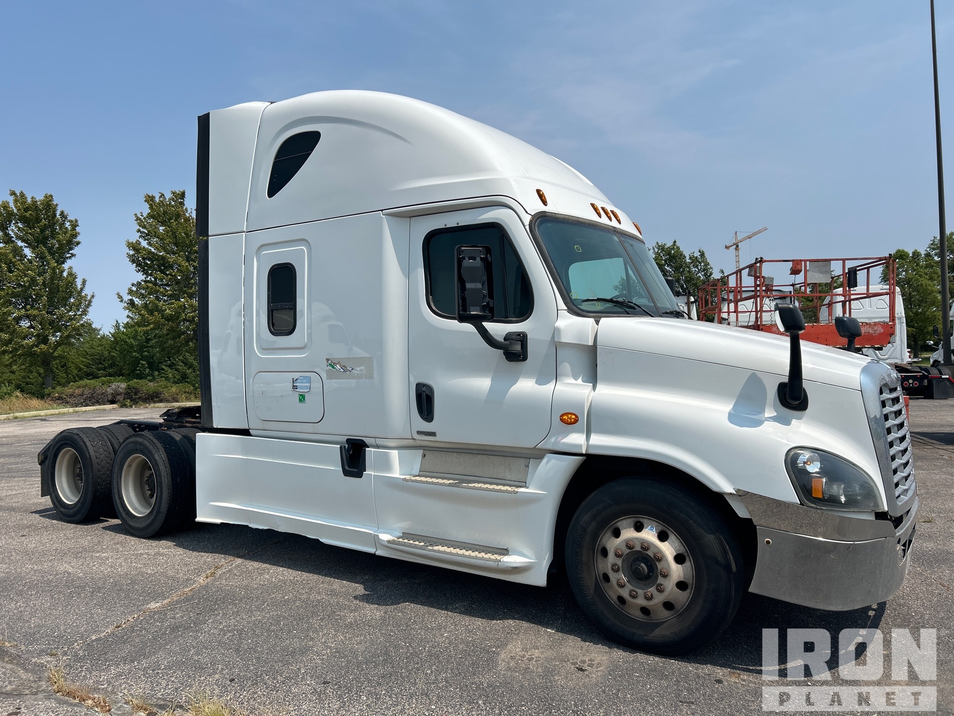 2017 Freightliner CASCADIA 125
