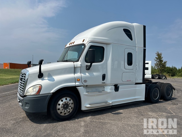 2017 Freightliner Cascadia 125 T/A Sleeper Truck Tractor