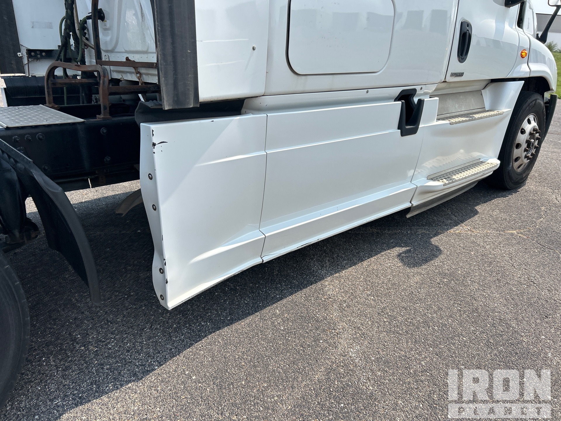 2017 Freightliner CASCADIA 125