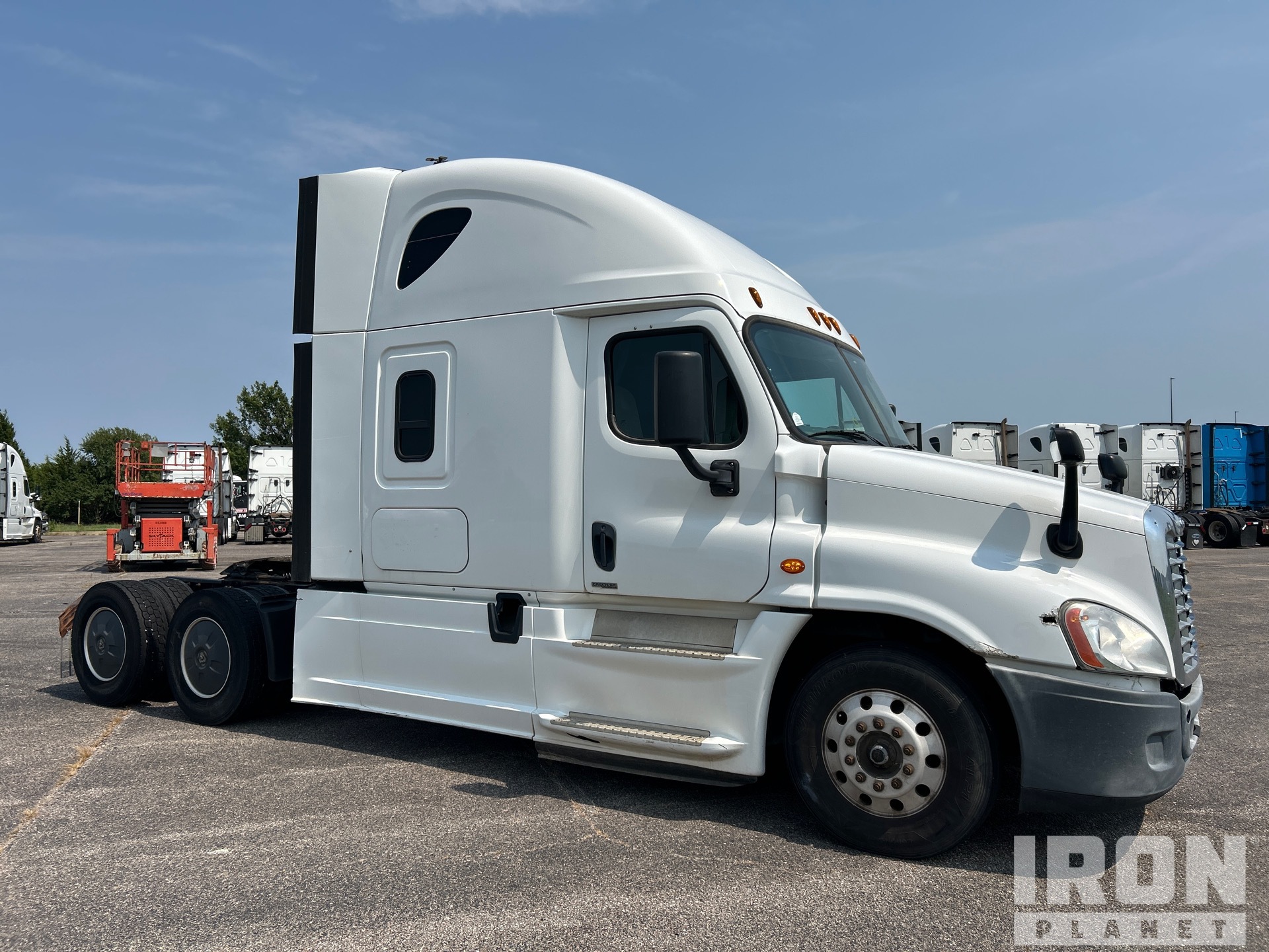2017 Freightliner CASCADIA 125