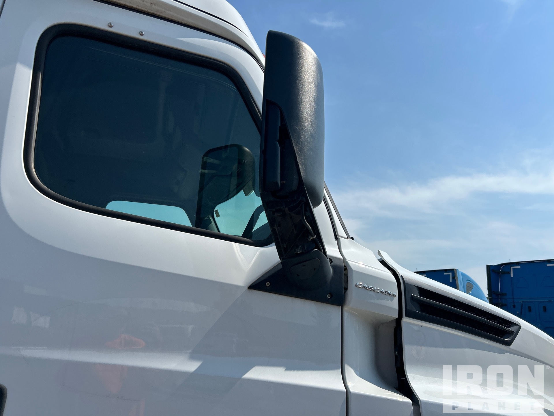 2019 Freightliner CASCADIA 126