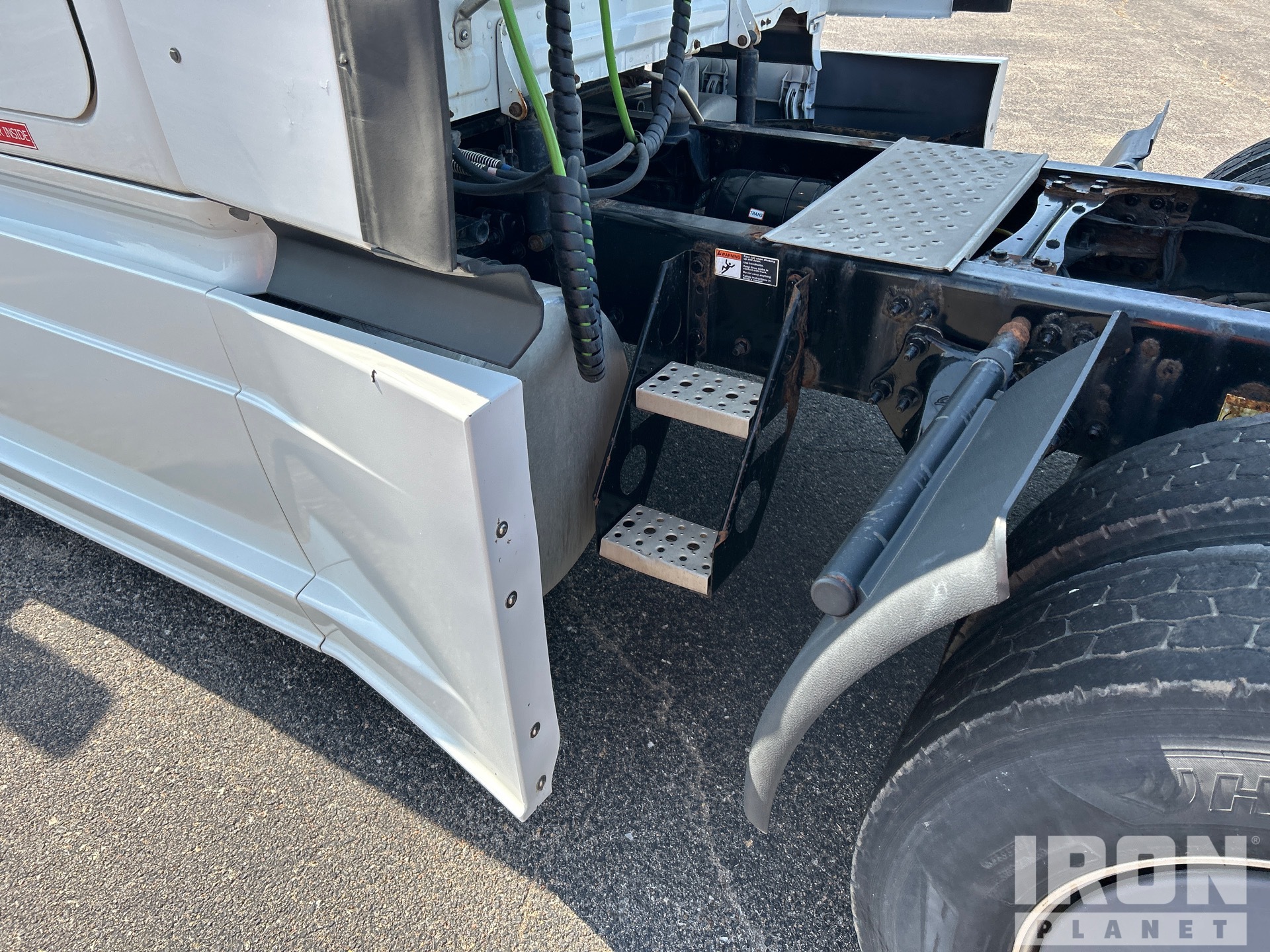 2019 Freightliner CASCADIA 126
