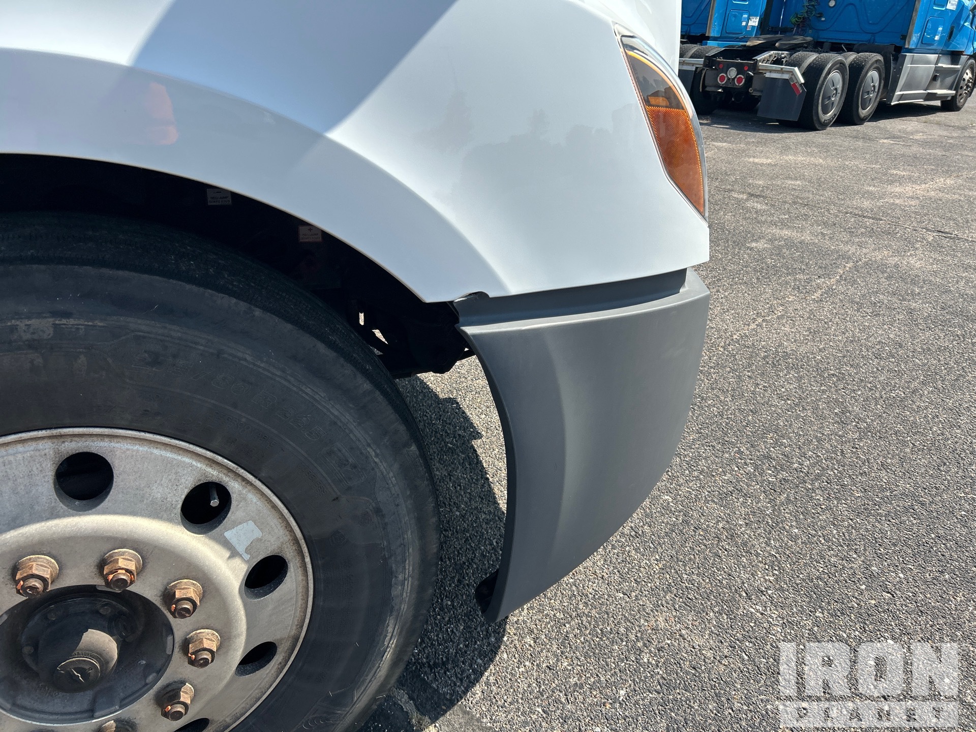 2019 Freightliner CASCADIA 126
