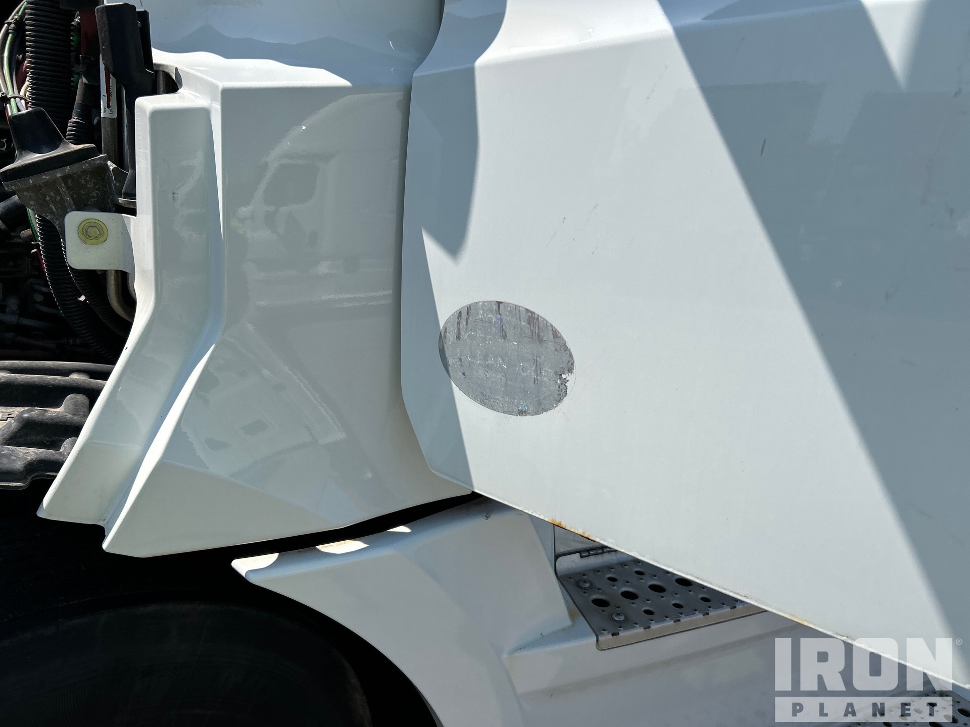 2019 Freightliner CASCADIA 126