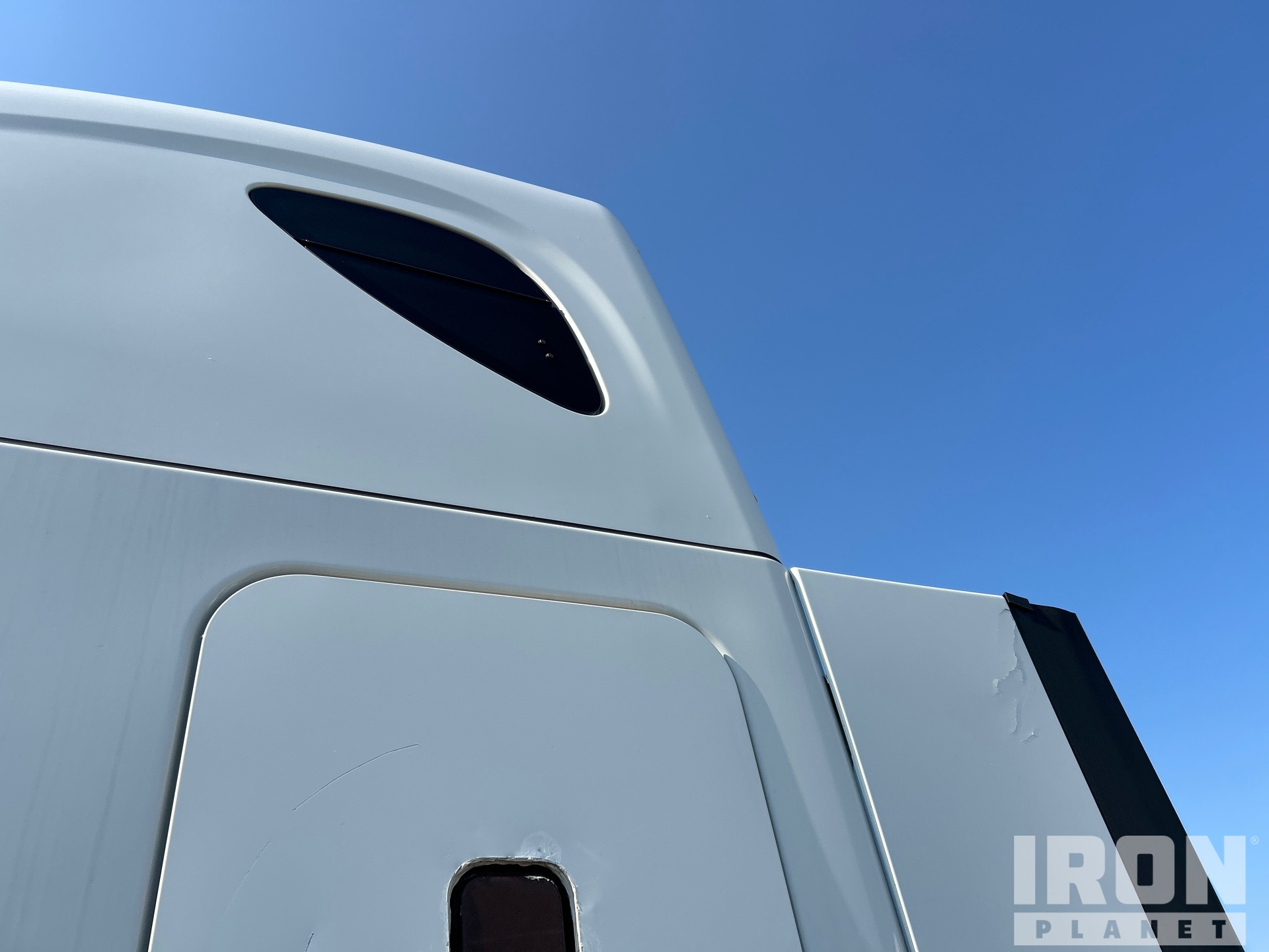 2019 Freightliner CASCADIA 126