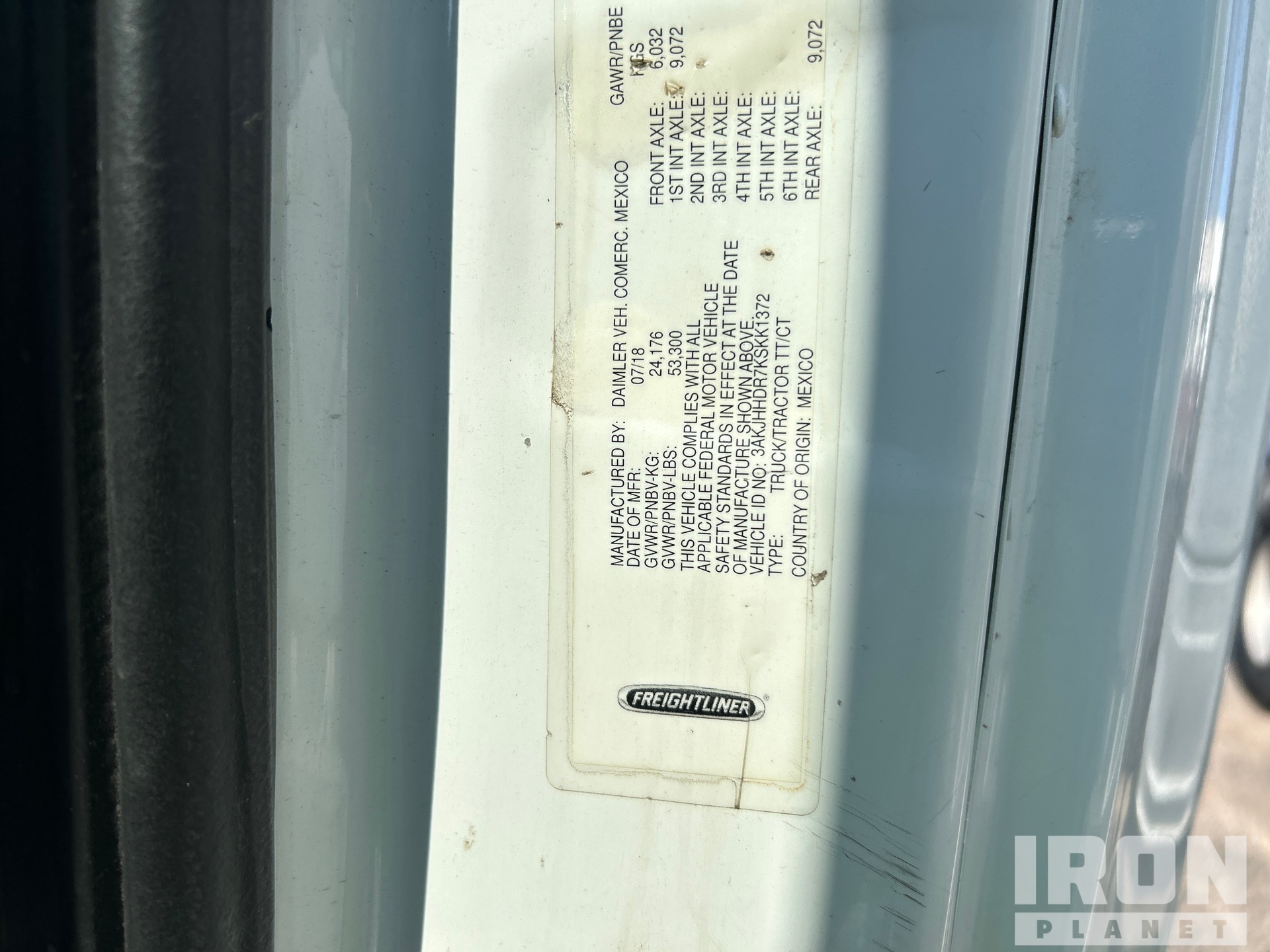 2019 Freightliner CASCADIA 126