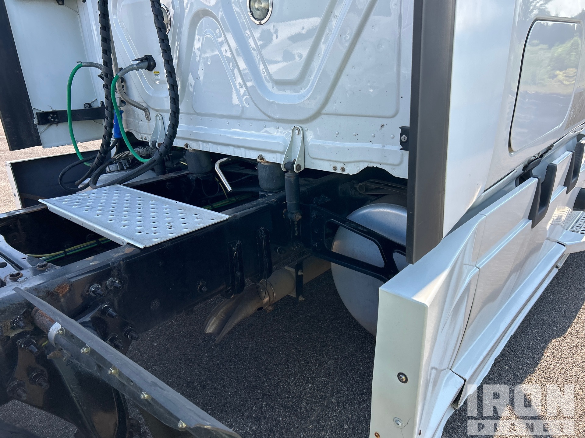 2019 Freightliner CASCADIA 126