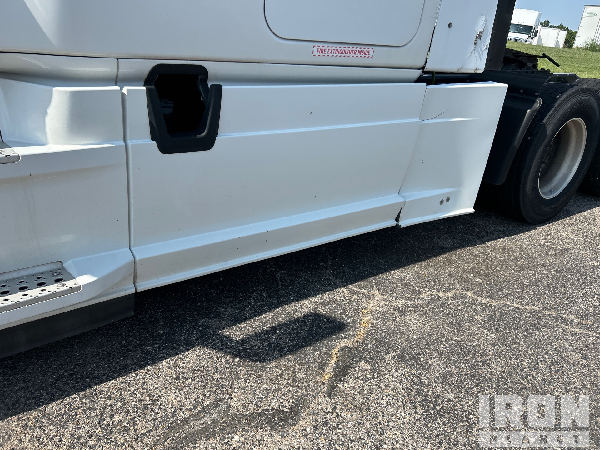 2019 Freightliner CASCADIA 126