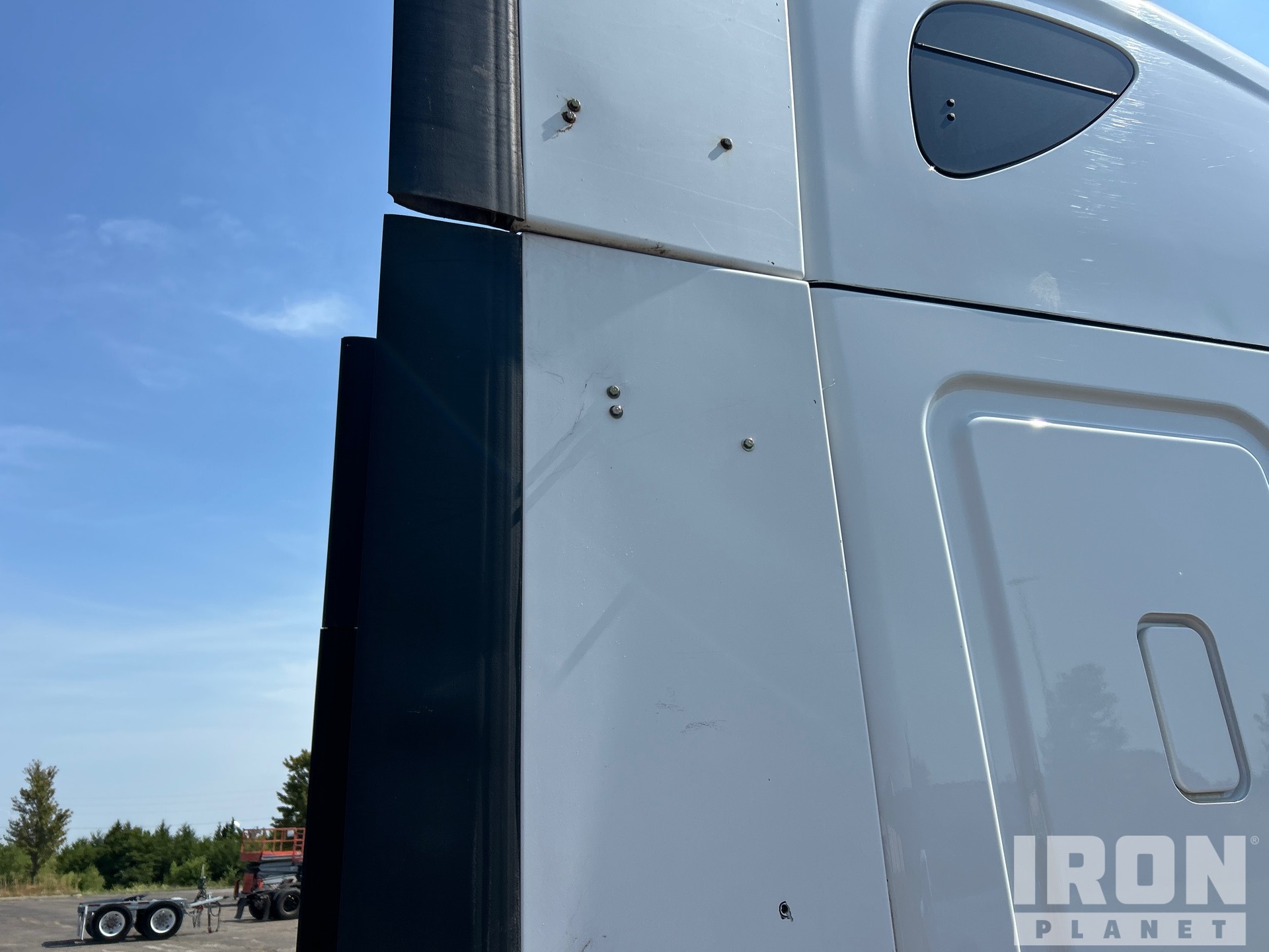 2019 Freightliner CASCADIA 126