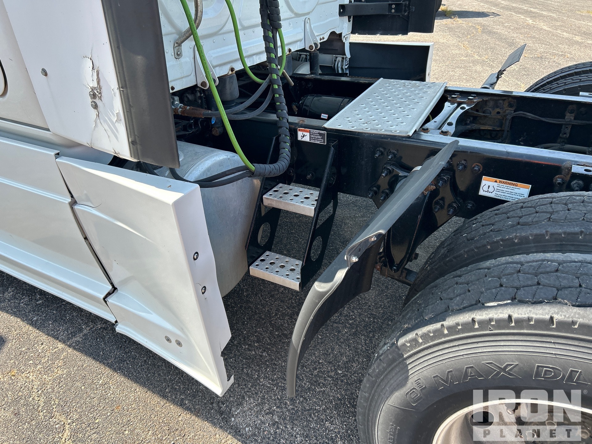 2019 Freightliner CASCADIA 126