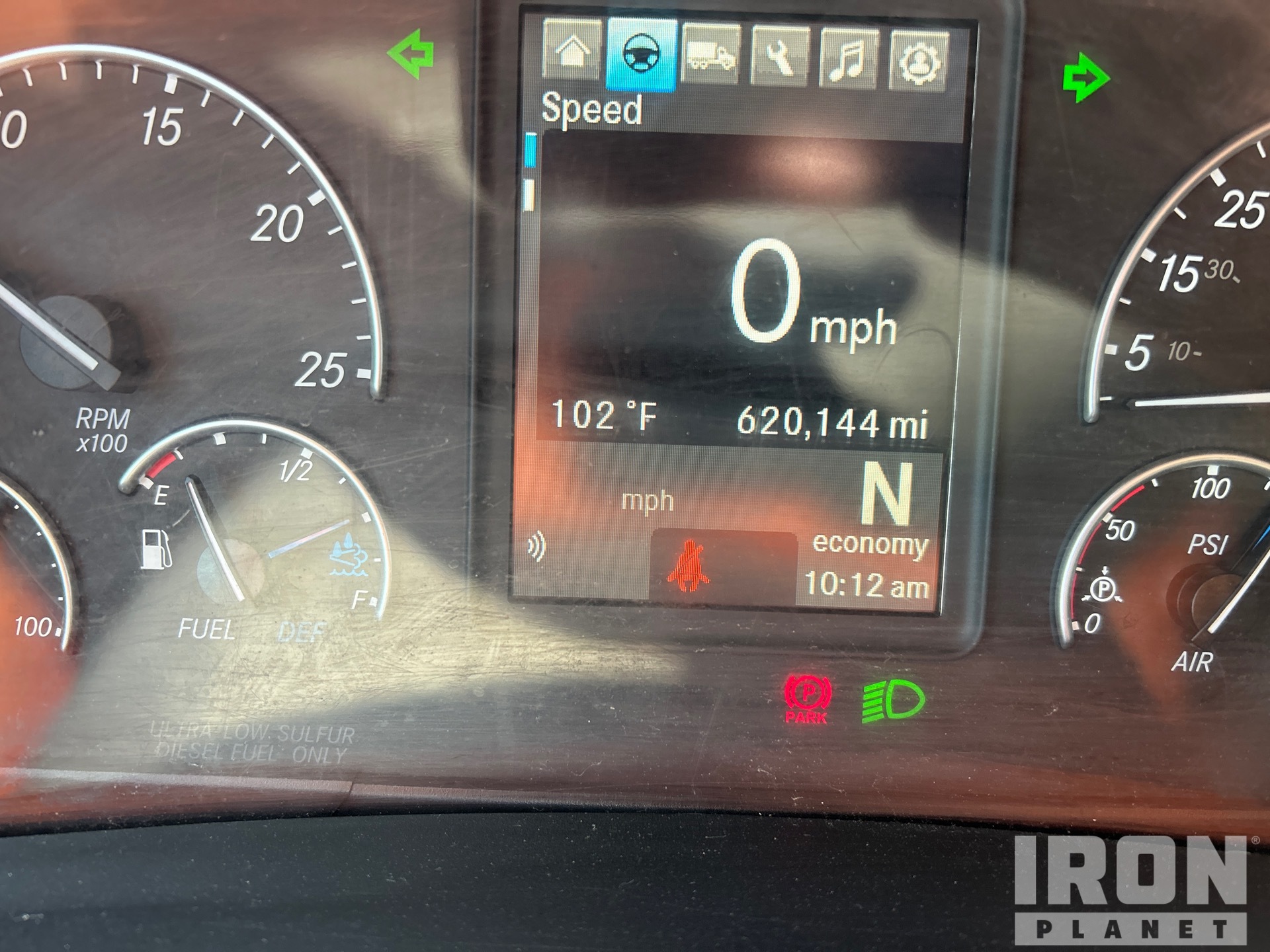 2019 Freightliner CASCADIA 126