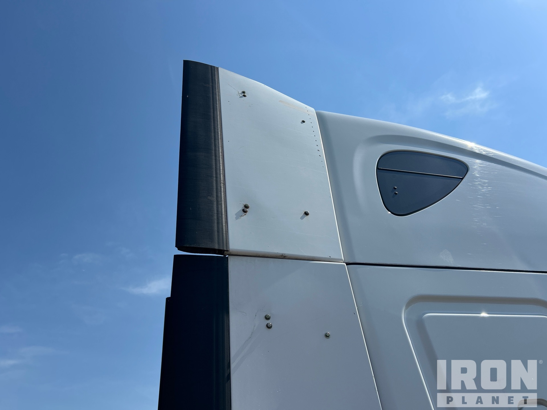2019 Freightliner CASCADIA 126