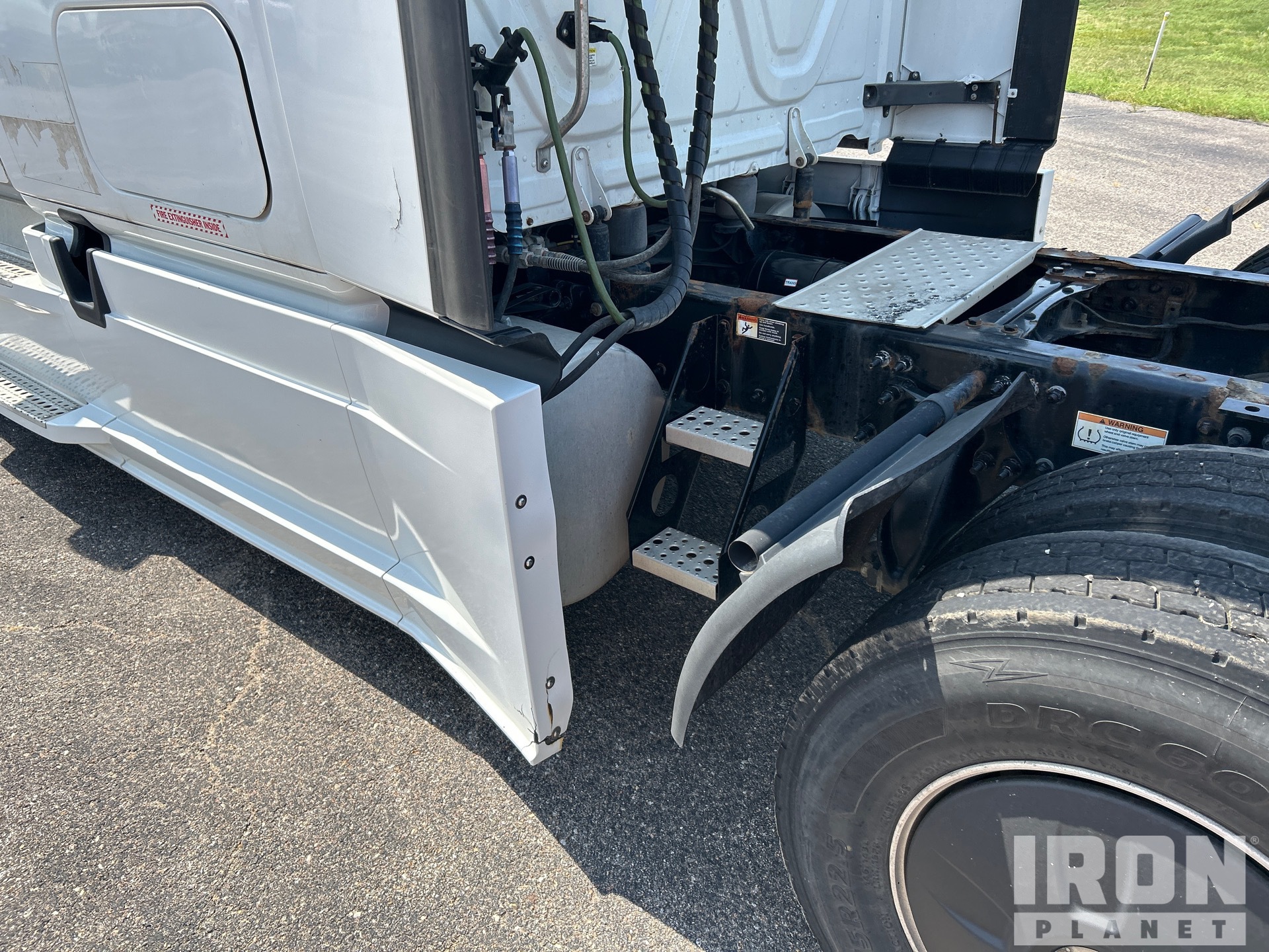 2019 Freightliner CASCADIA 126