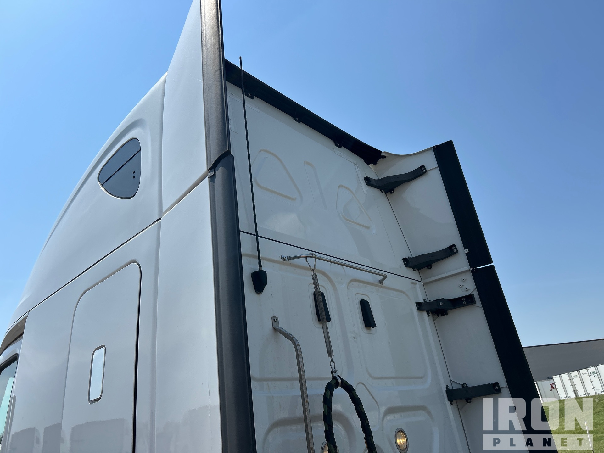 2019 Freightliner CASCADIA 126
