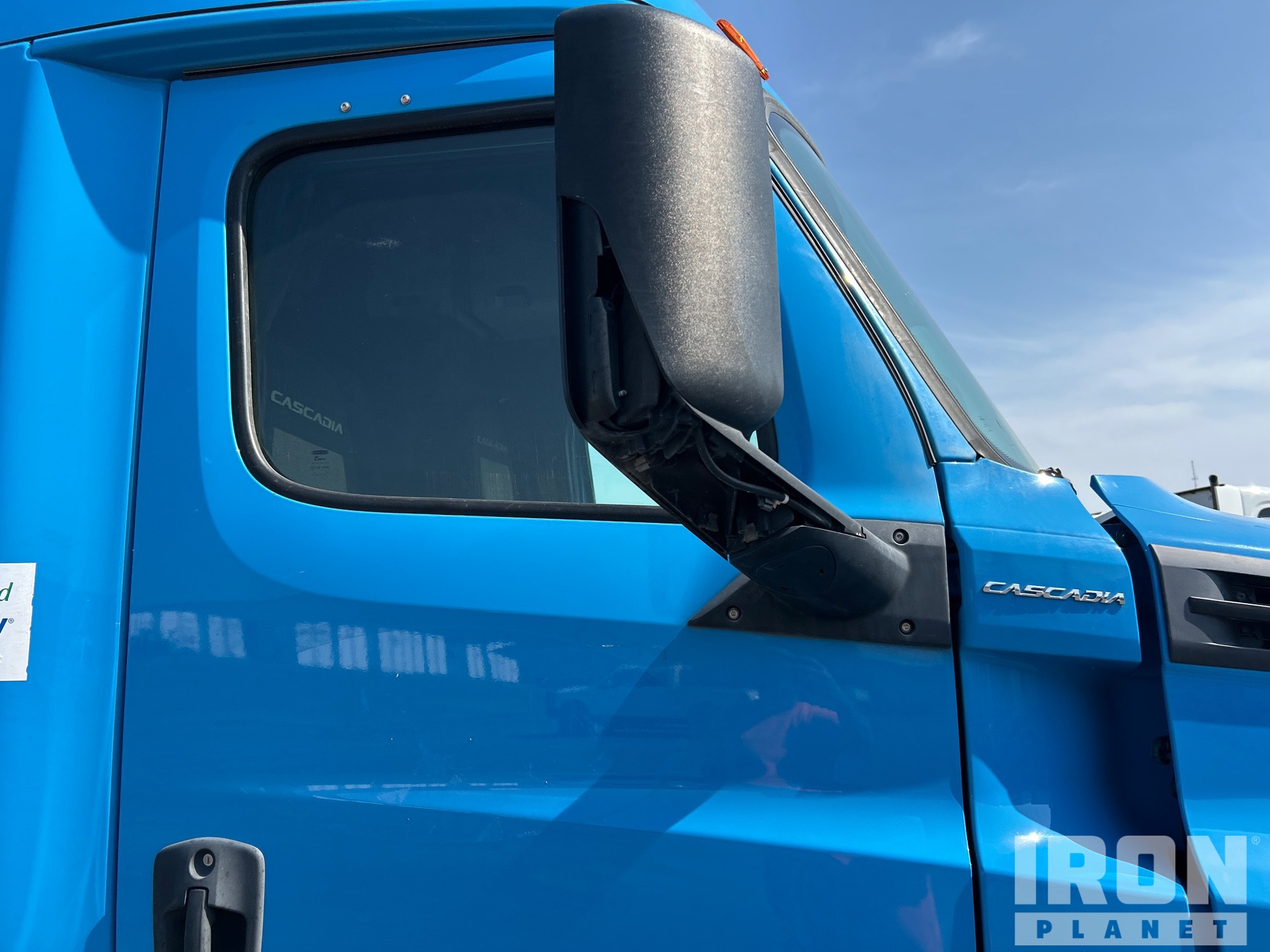 2020 Freightliner CASCADIA 126