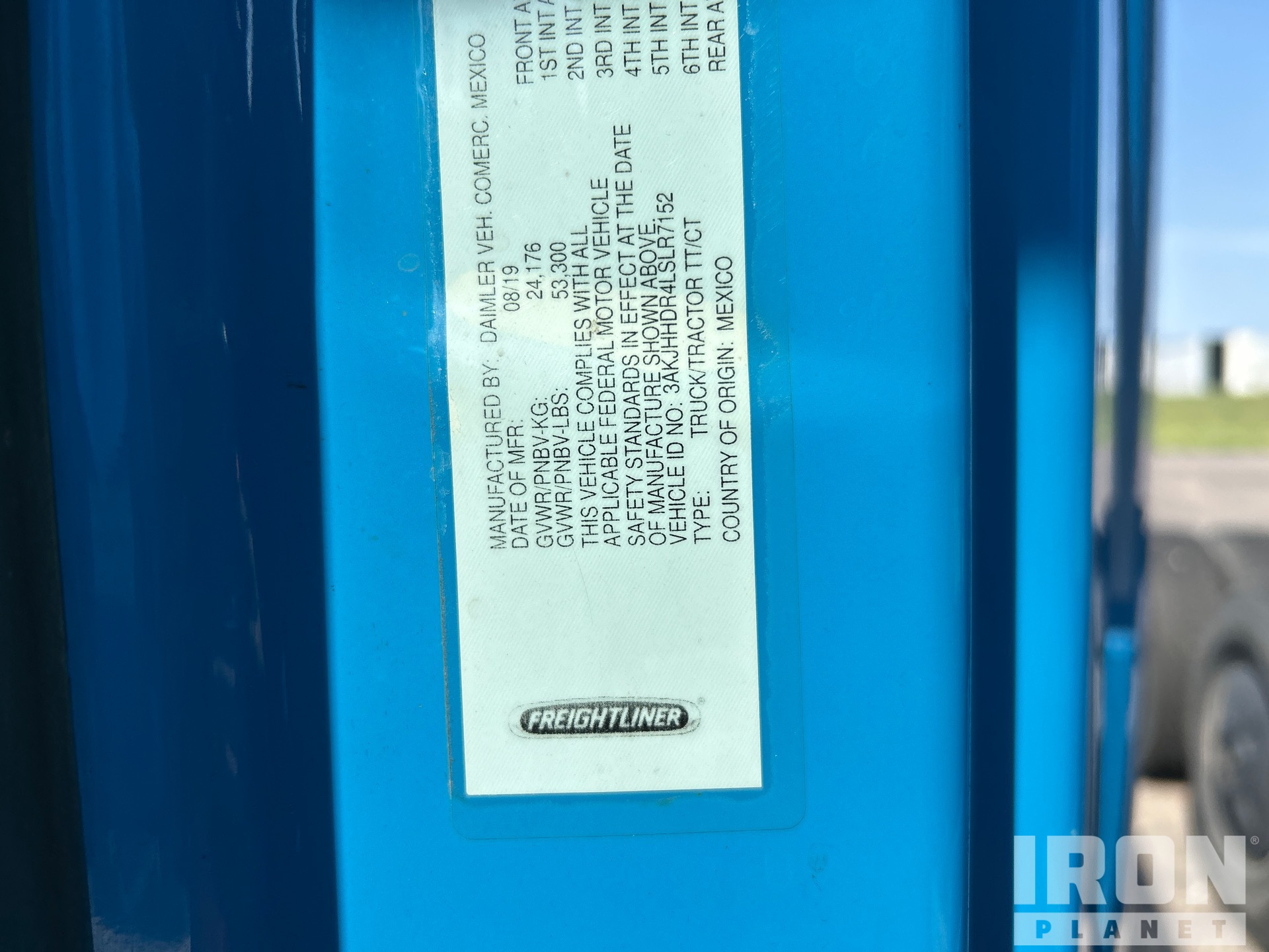 2020 Freightliner CASCADIA 126