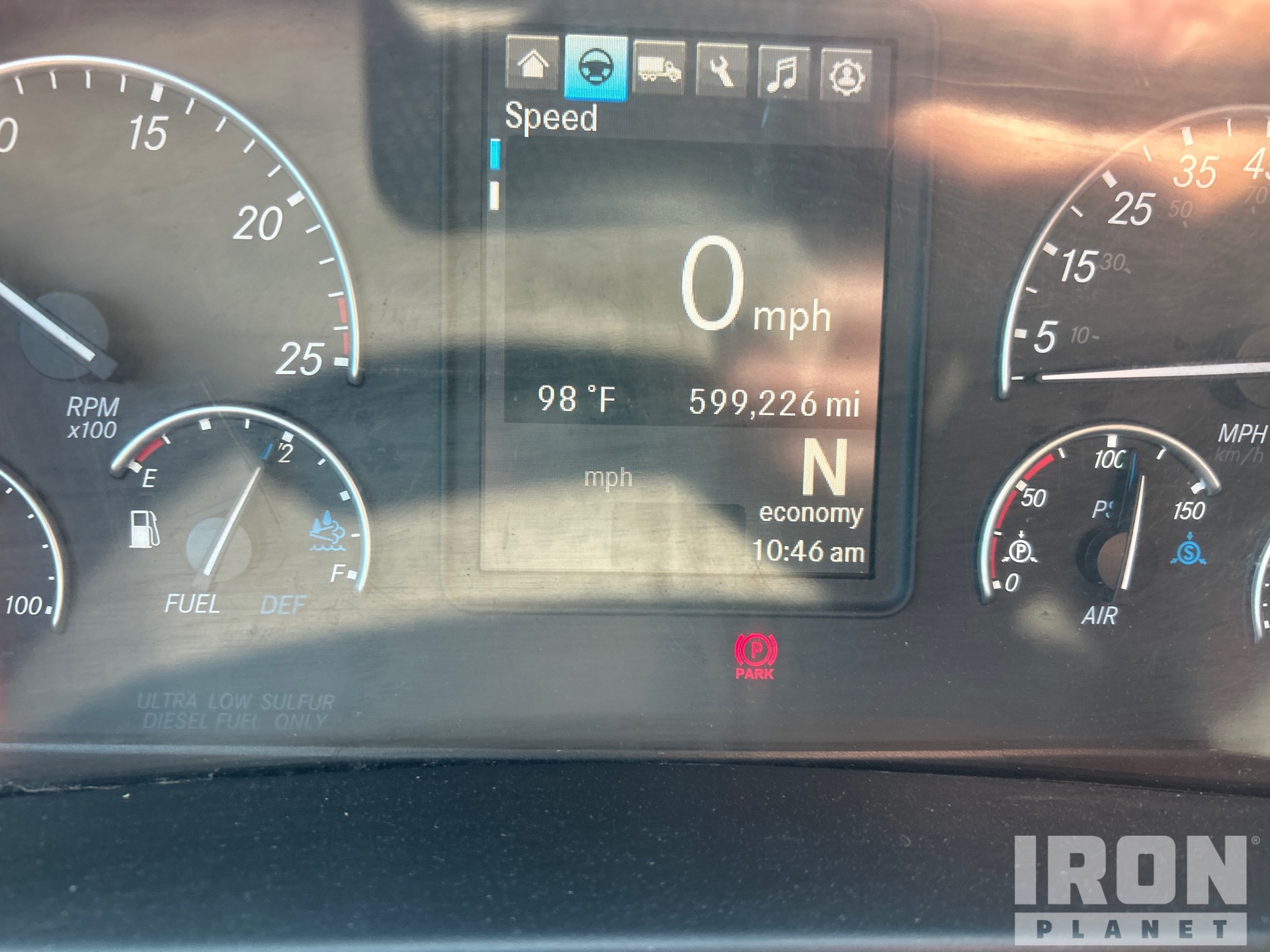 2020 Freightliner CASCADIA 126