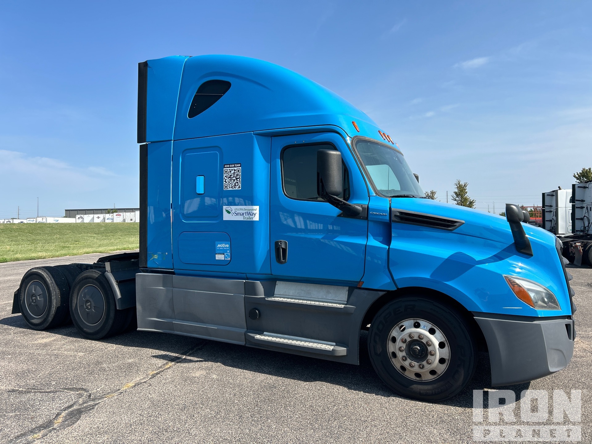 2020 Freightliner CASCADIA 126
