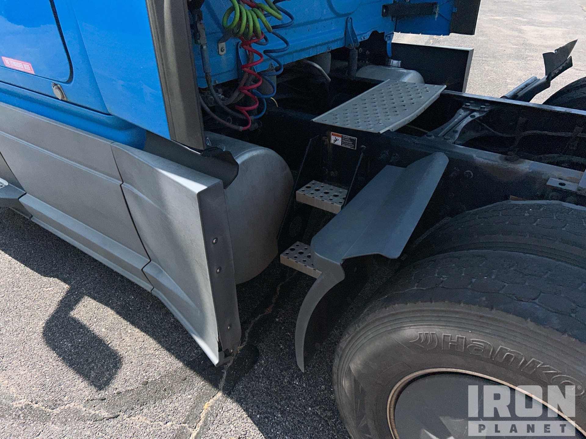 2020 Freightliner CASCADIA 126