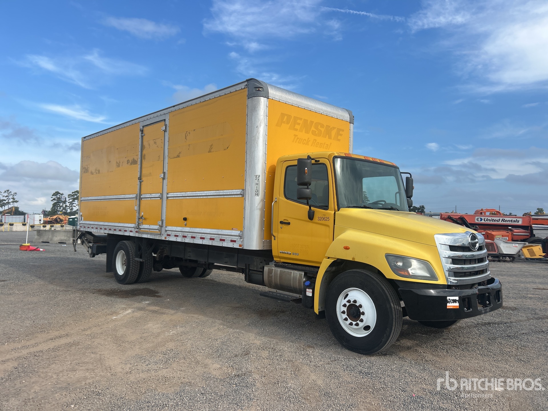 2019 Hino 268