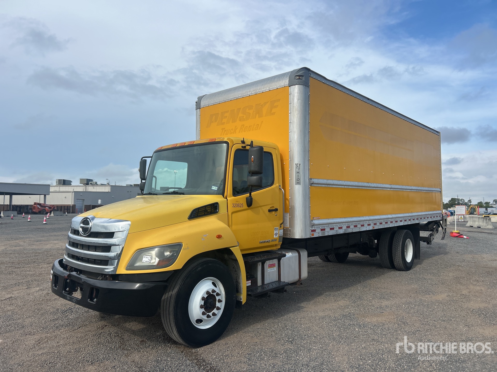 Photo of 2019 Hino 268