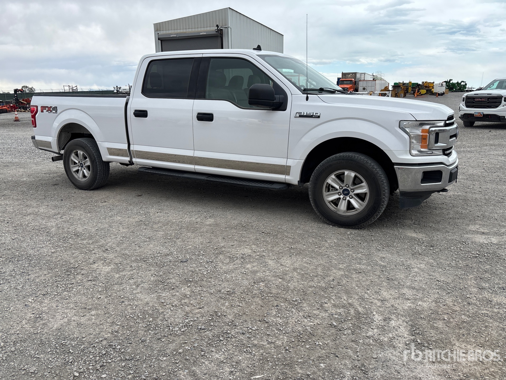 General Appearance with Picture, Right Front Corner