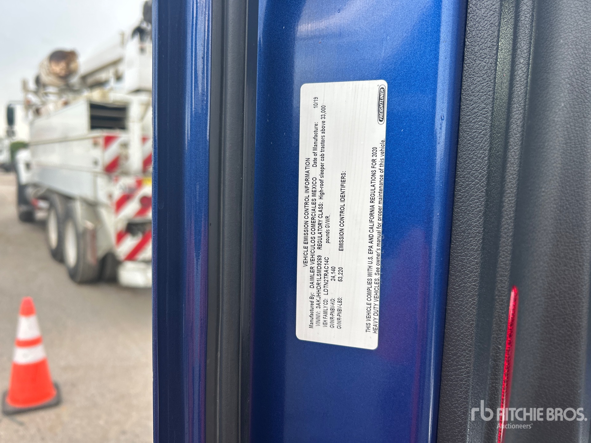2020 Freightliner CASCADIA 126