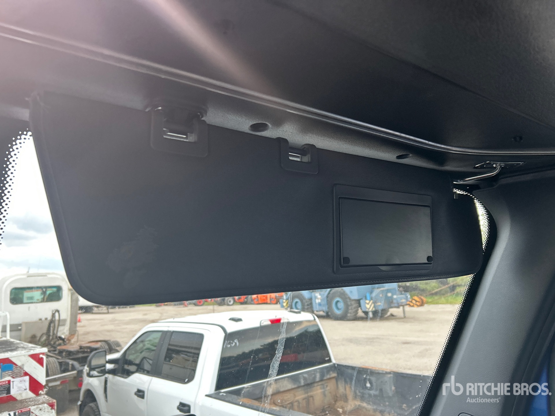 2020 Freightliner CASCADIA 126