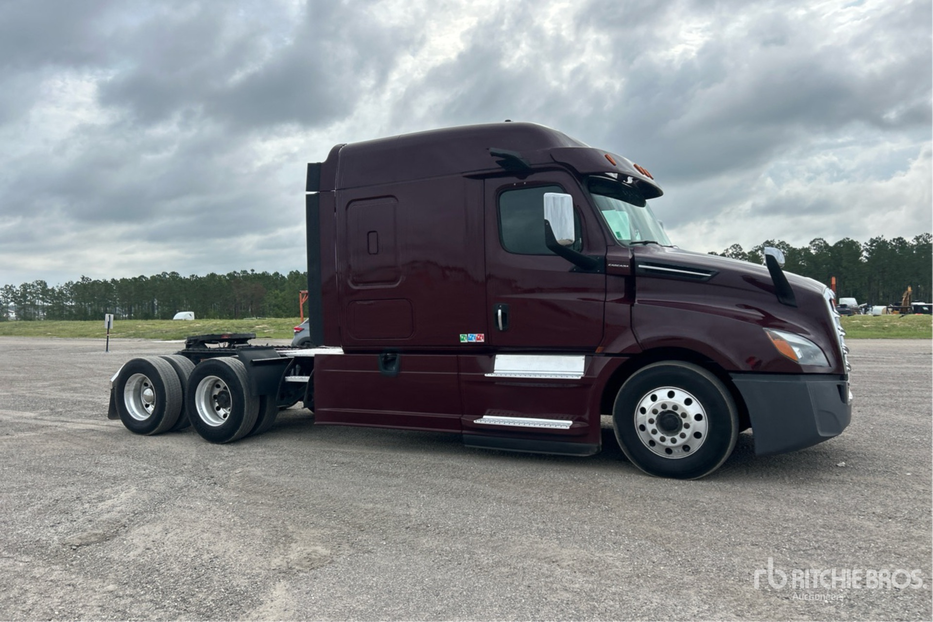 2020 Freightliner CASCADIA 126