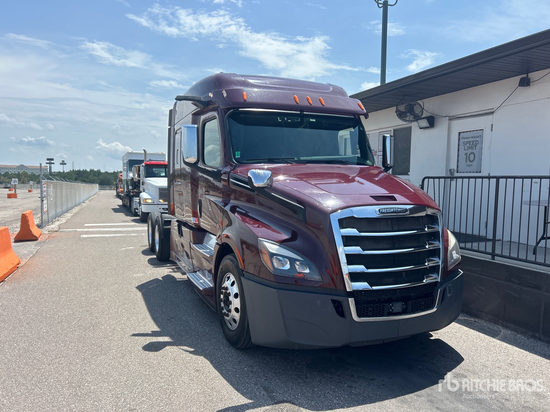 2020 Freightliner CASCADIA 126
