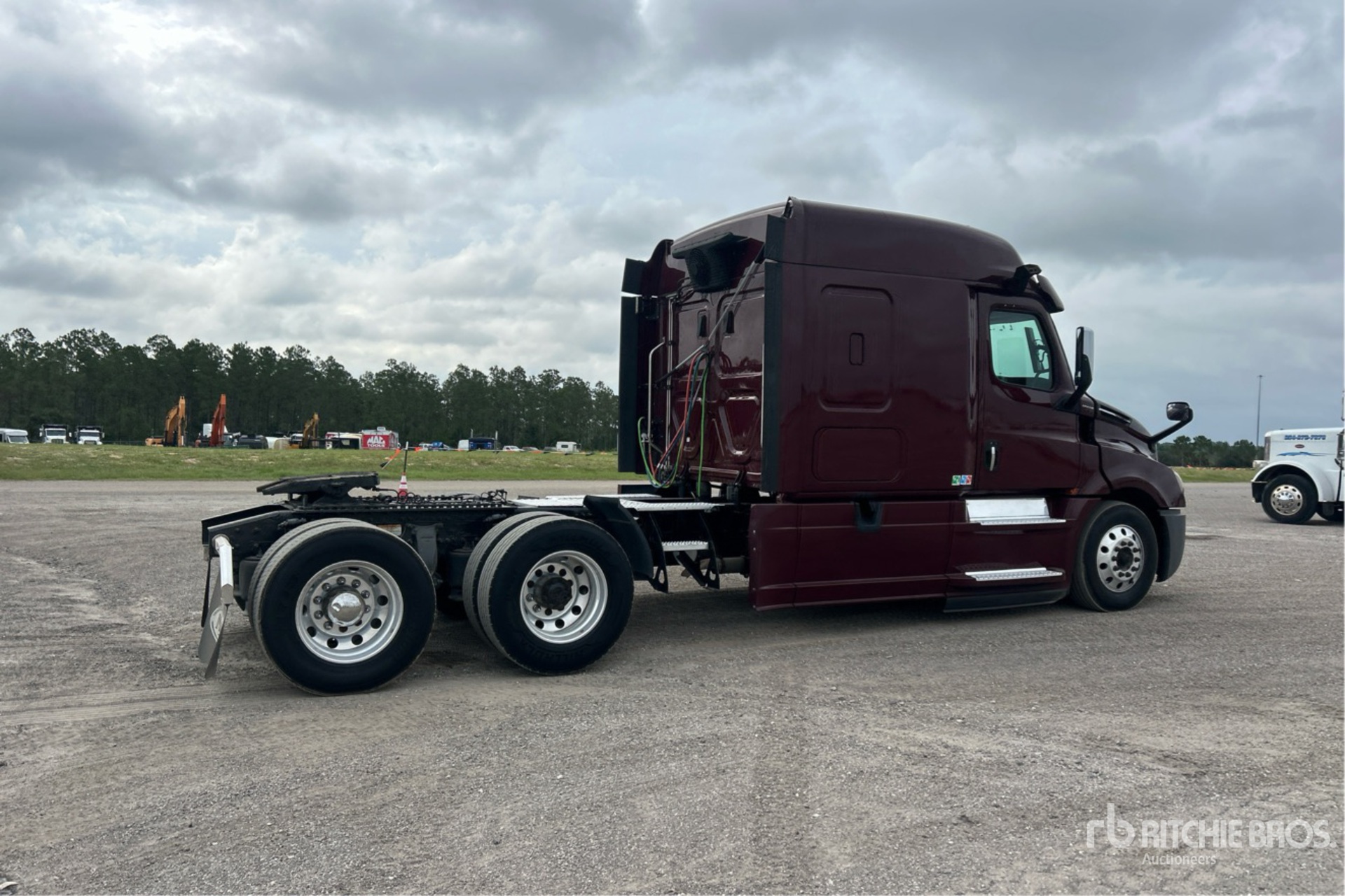 2020 Freightliner CASCADIA 126