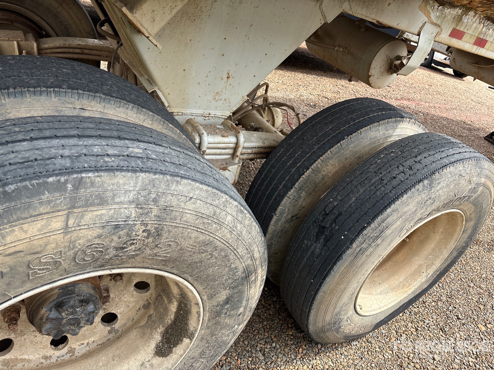 1998 Clement Demolition Trailer