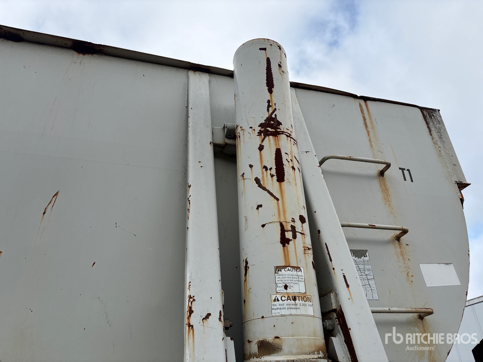 1998 Clement Demolition Trailer