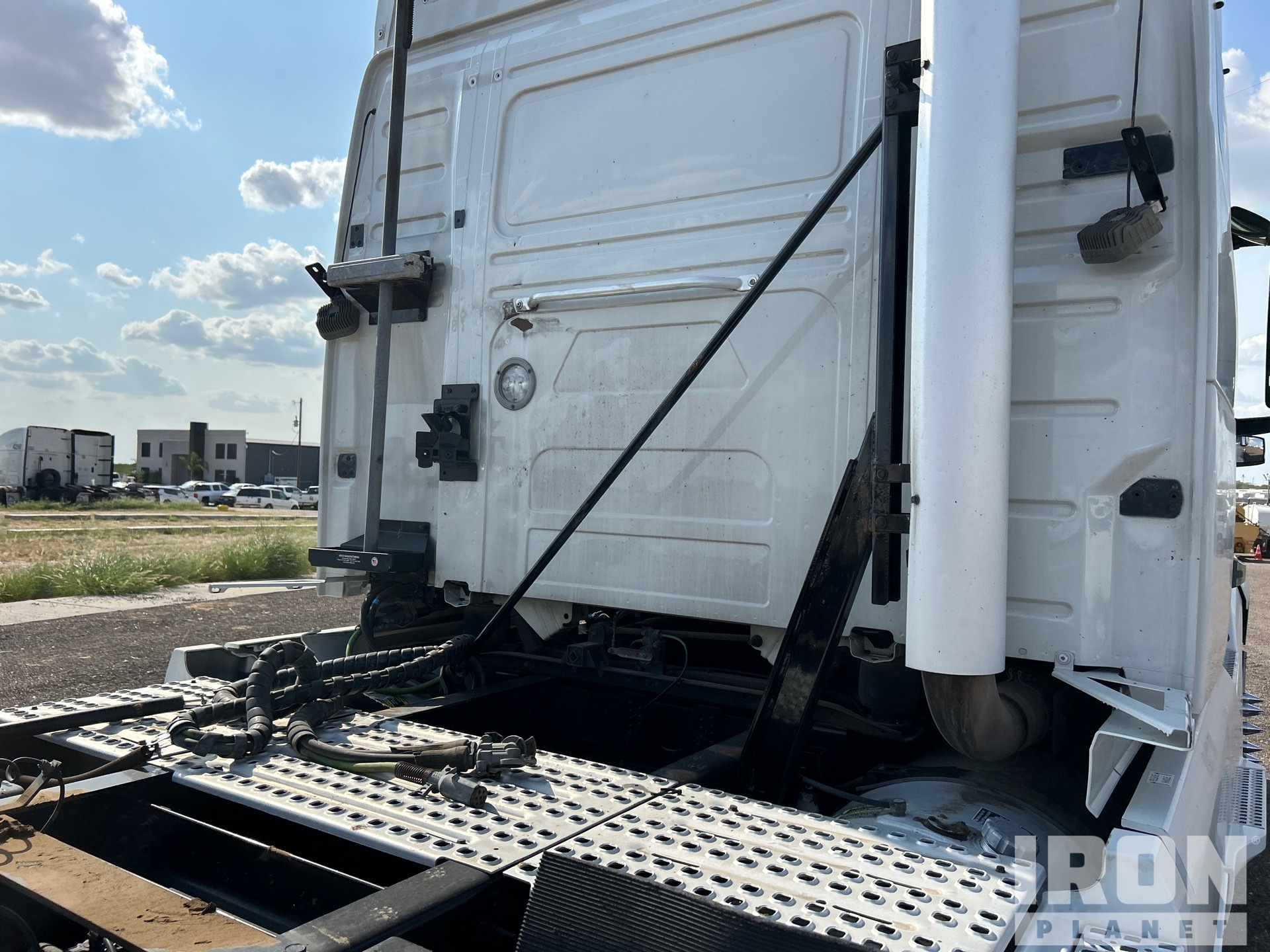 2021 Volvo VNL760