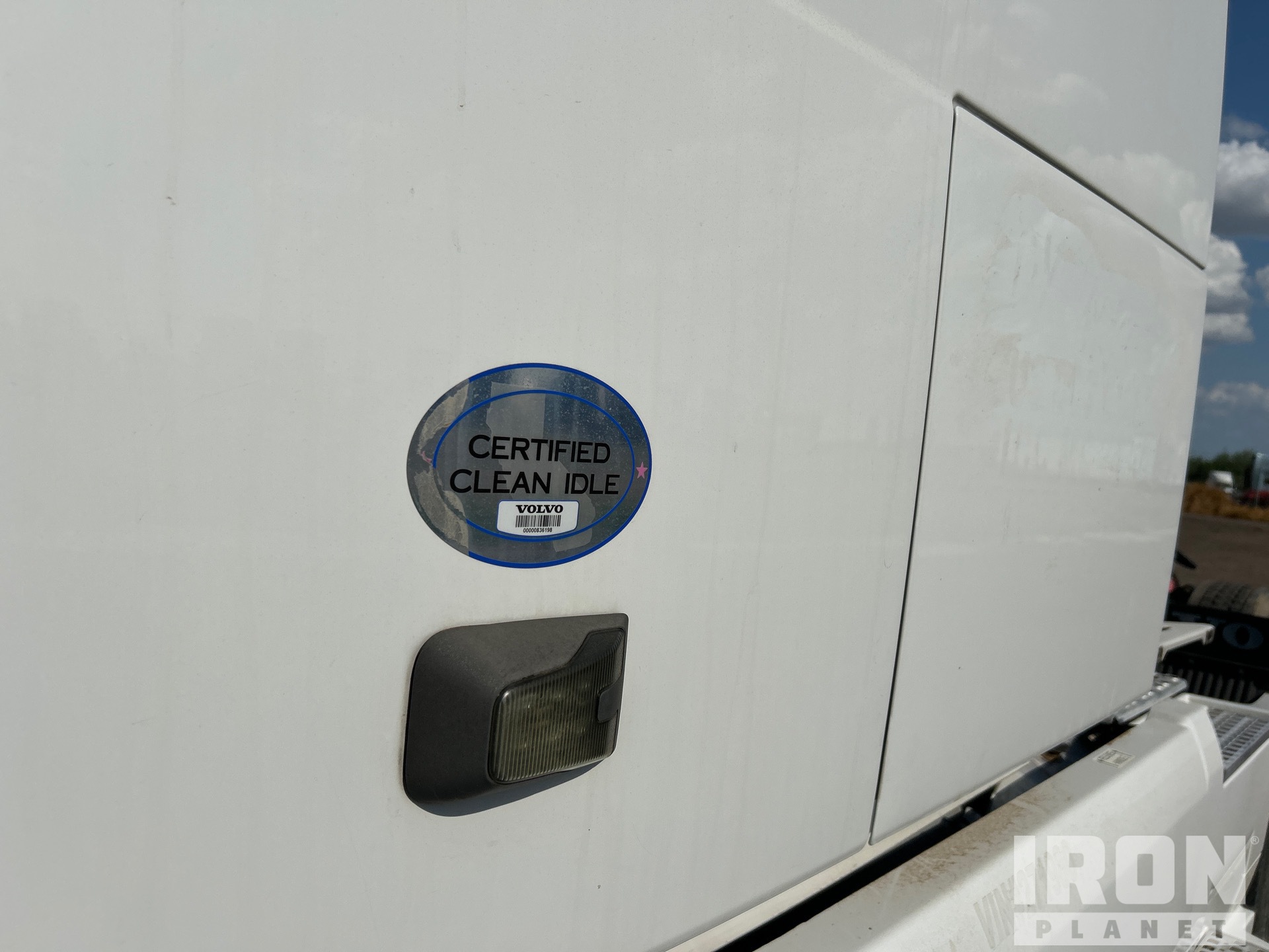 2021 Volvo VNL760