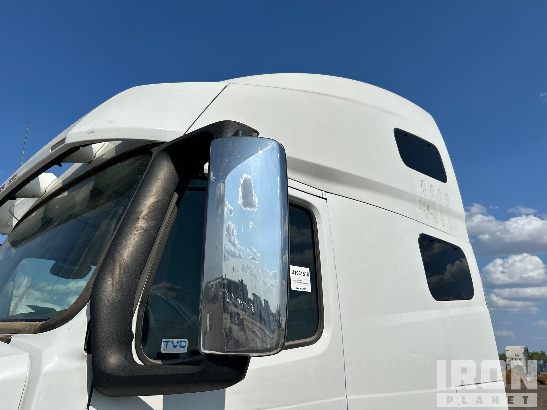 2021 Volvo VNL760