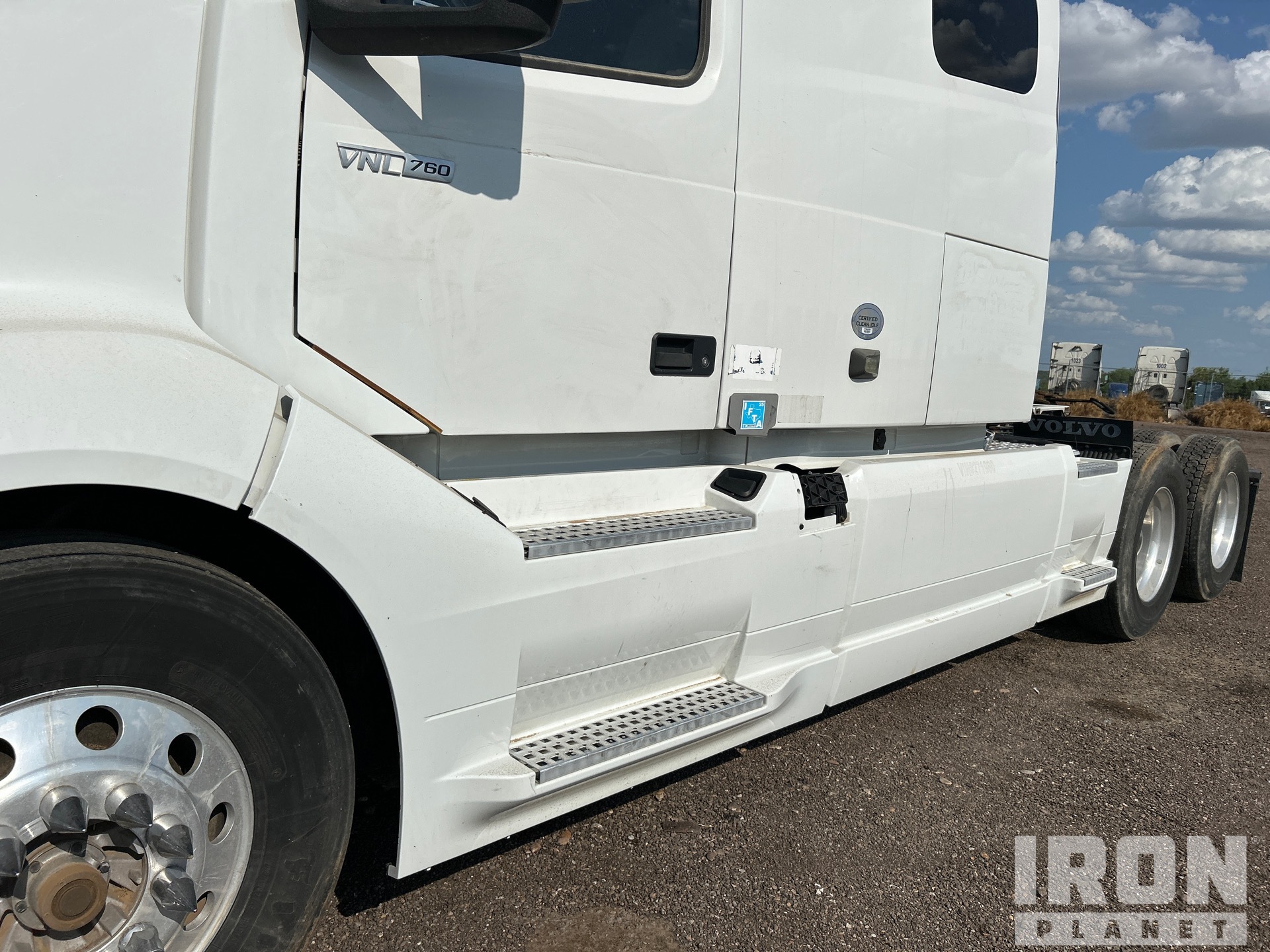 2021 Volvo VNL760